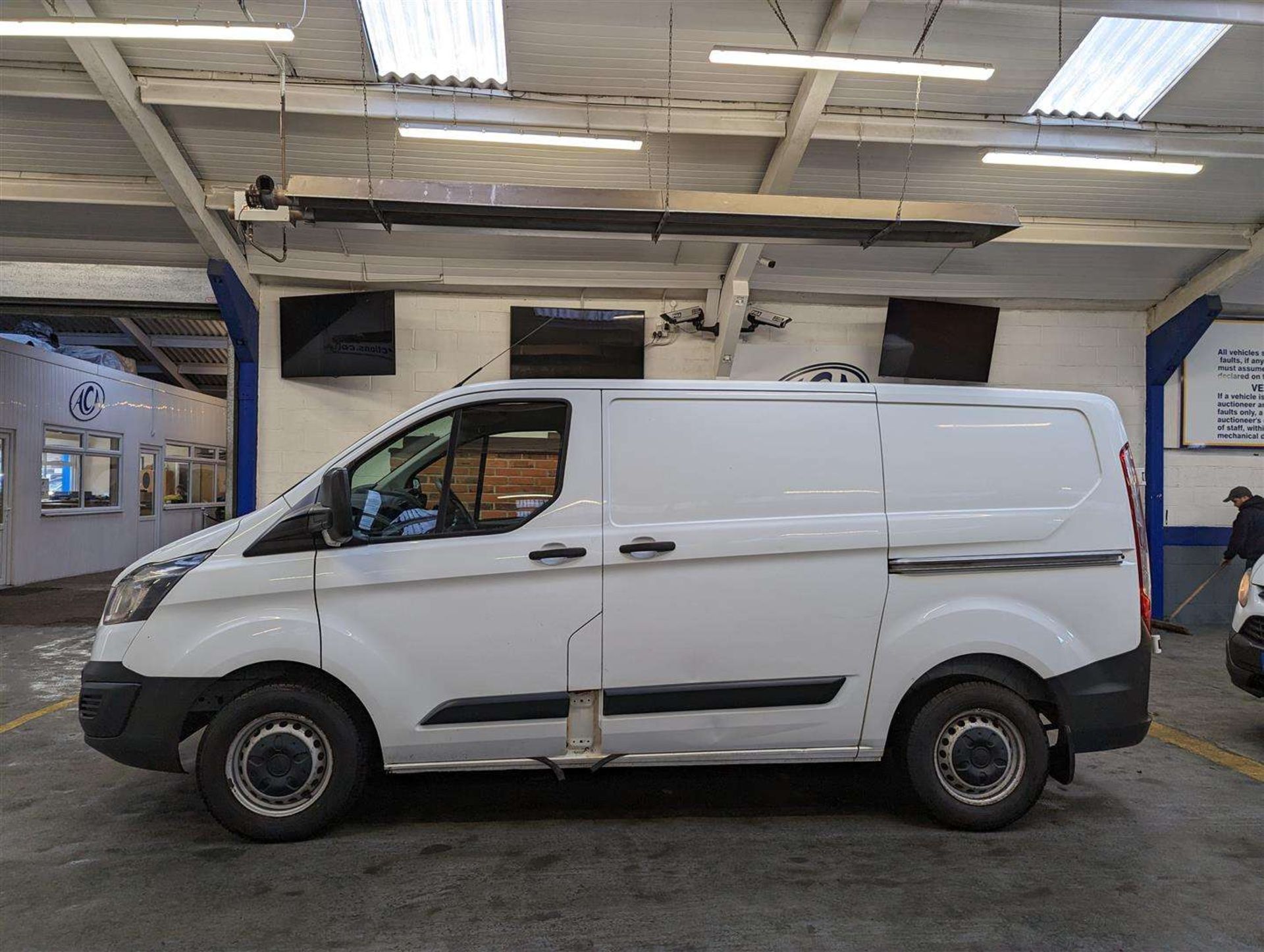 2015 FORD TRANSIT CUSTOM 290 ECO-TE - Image 2 of 29