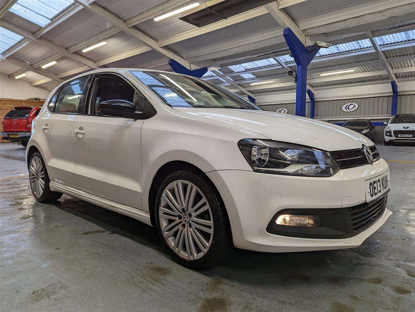2013 VOLKSWAGEN POLO BLUEGT AUTO - Image 11 of 25