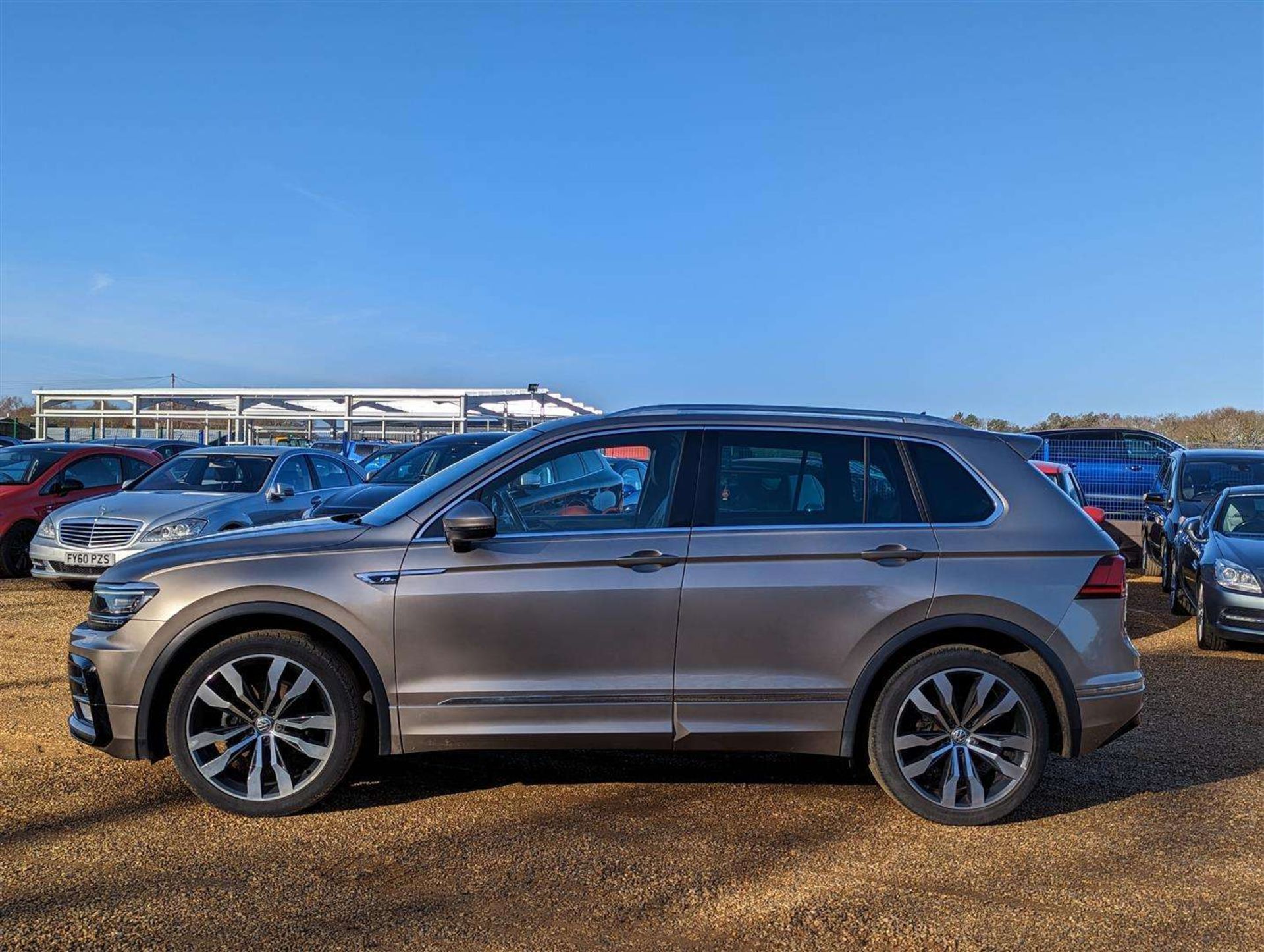 2017 VOLKSWAGEN TIGUAN R LINE TDI BMT 4MO - Image 2 of 27