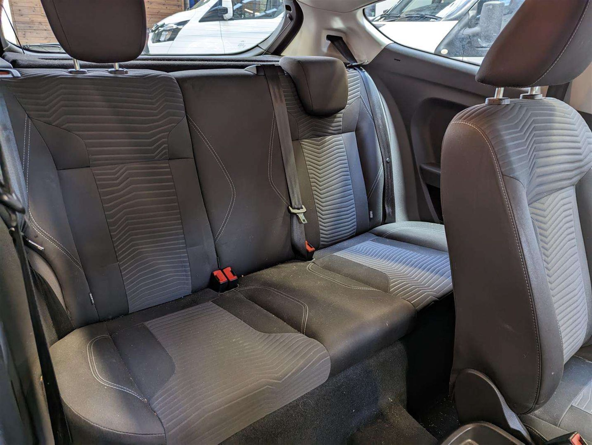 2015 FORD FIESTA ZETEC - Image 17 of 25