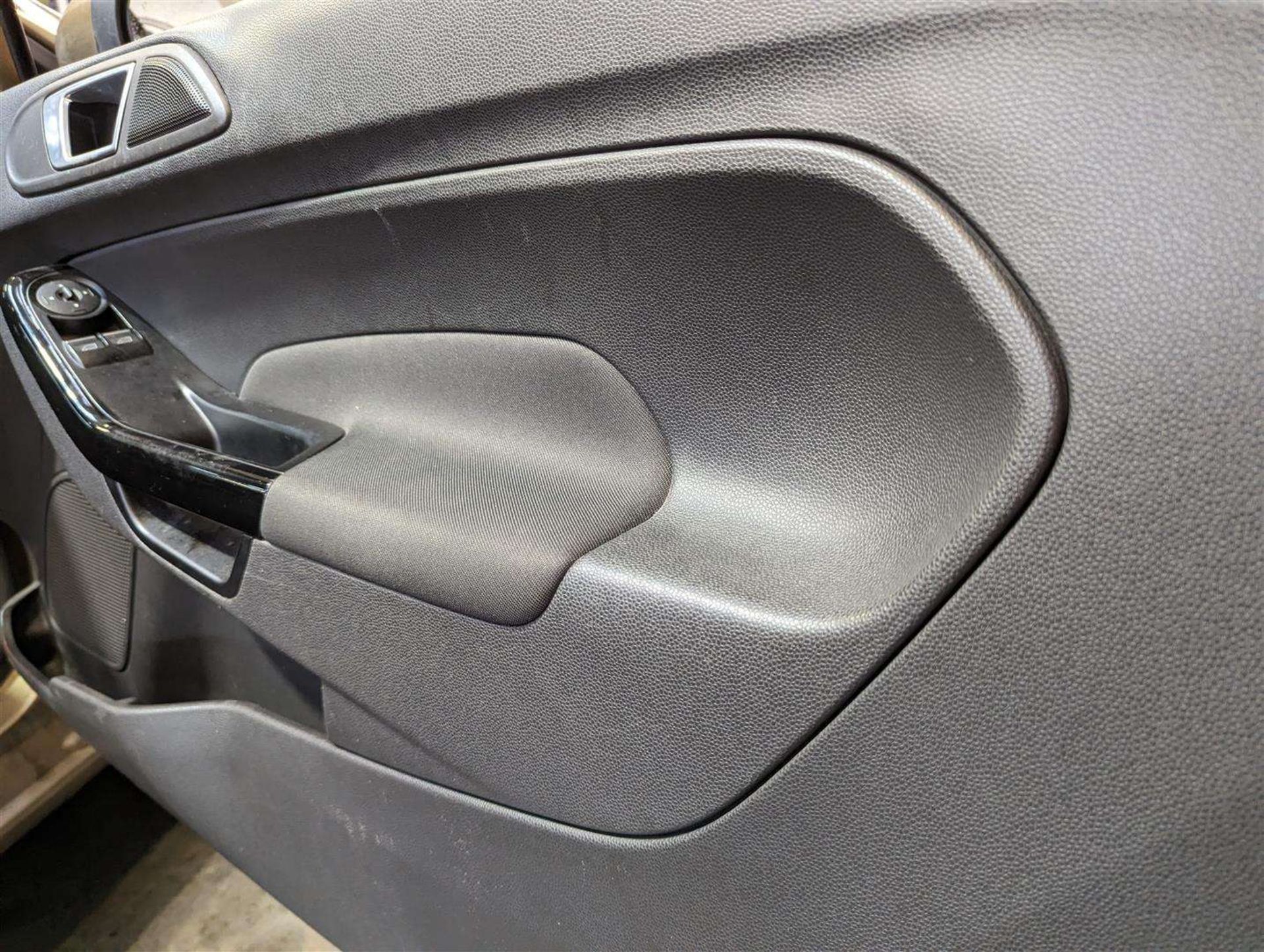 2015 FORD FIESTA ZETEC - Image 13 of 25