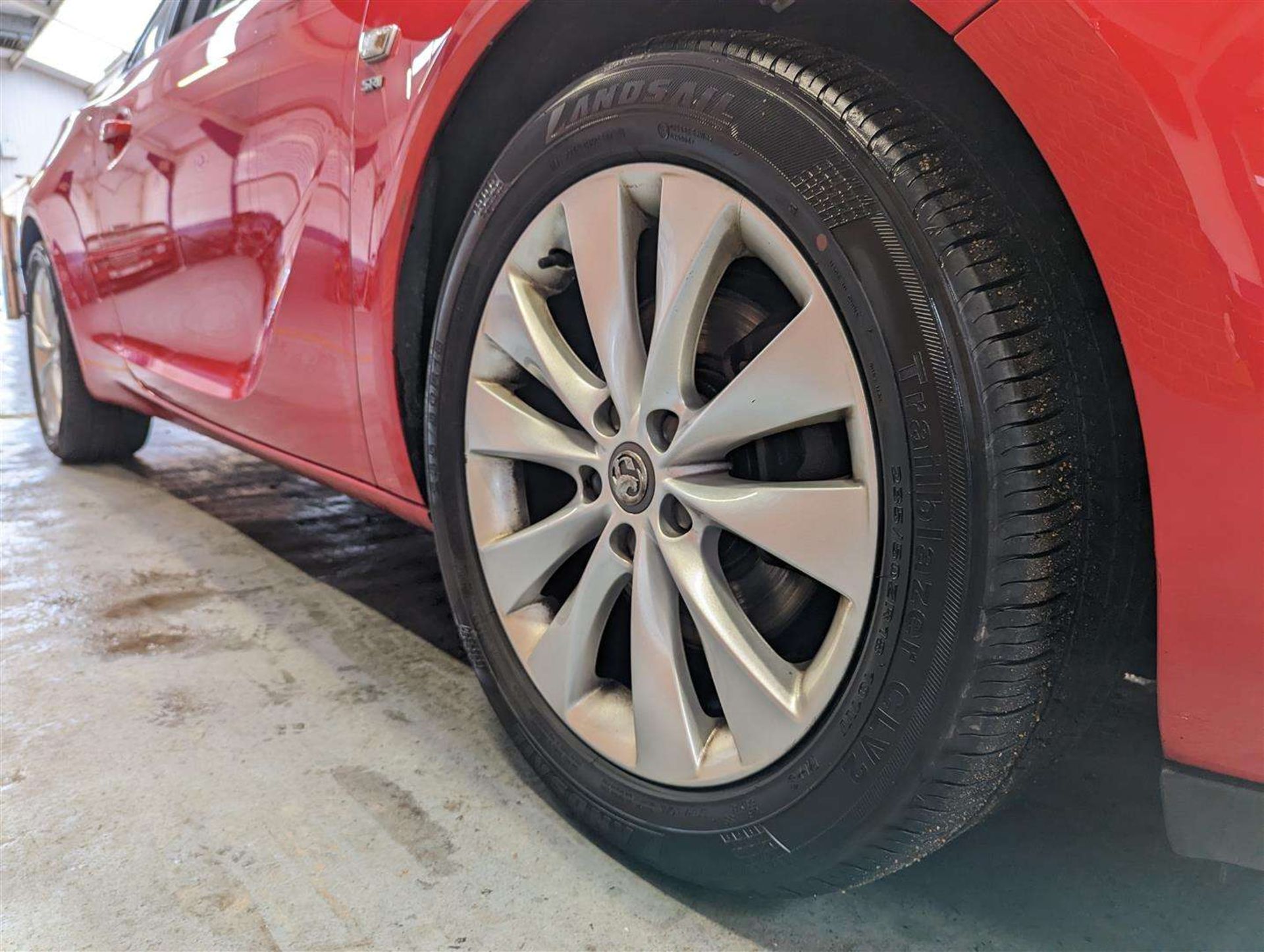 2014 VAUXHALL ASTRA GTC SRI TURBO AUTO - Image 11 of 26