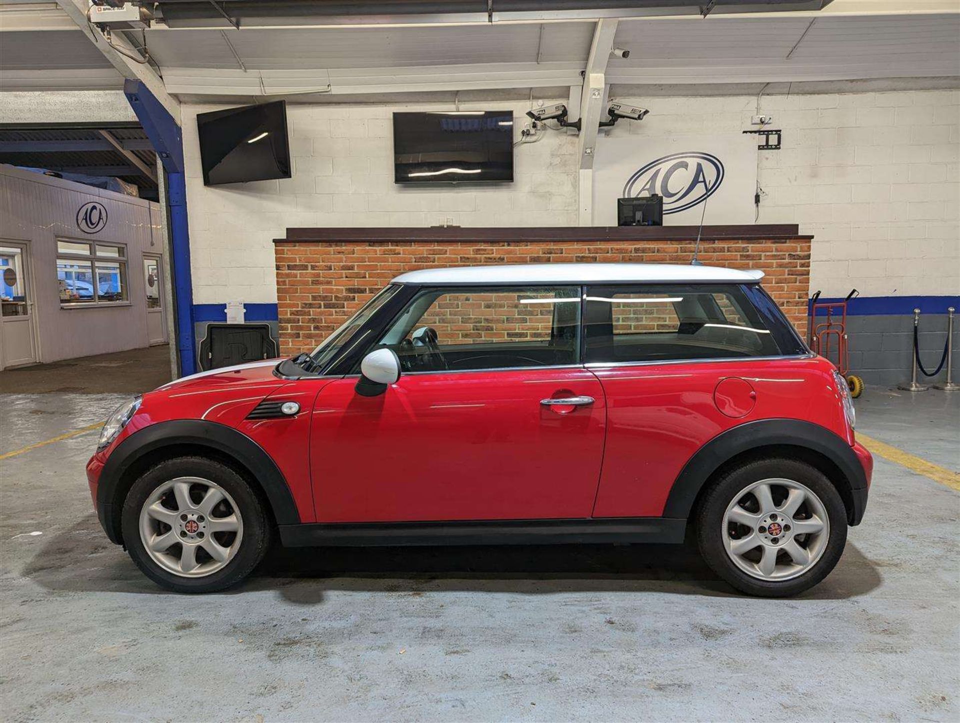 2010 MINI COOPER - Image 2 of 29