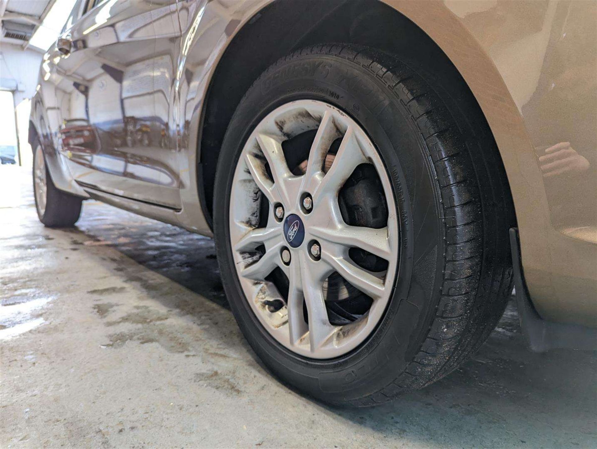 2015 FORD FIESTA ZETEC - Image 11 of 25