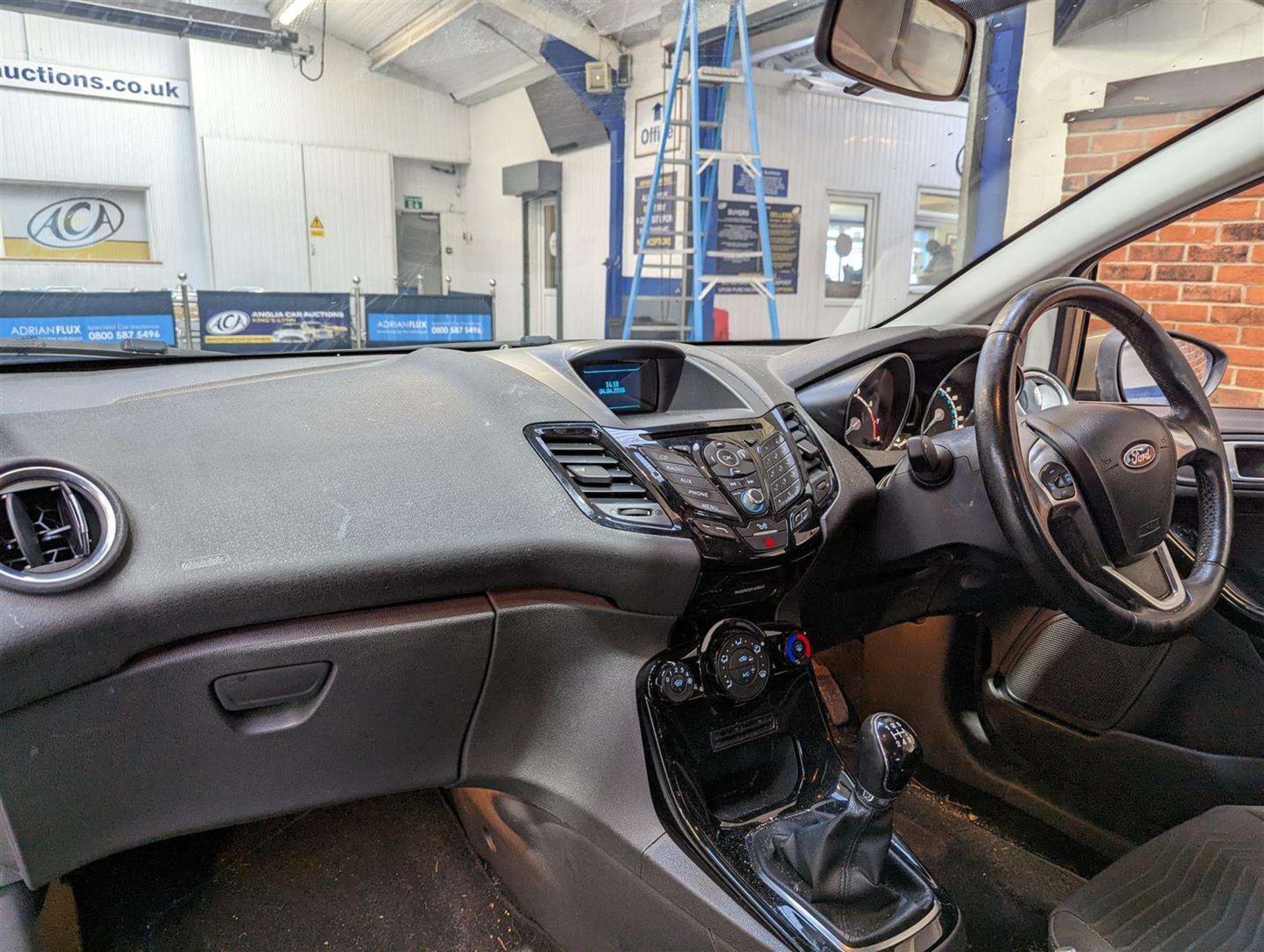 2015 FORD FIESTA ZETEC - Image 19 of 25