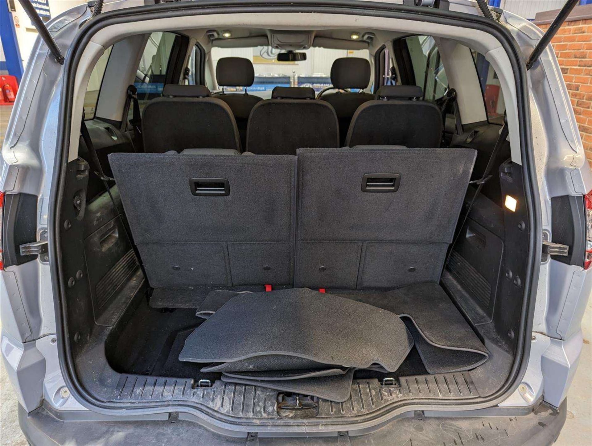 2011 FORD S-MAX TITANIUM TDCI 138 AUTO - Image 6 of 30