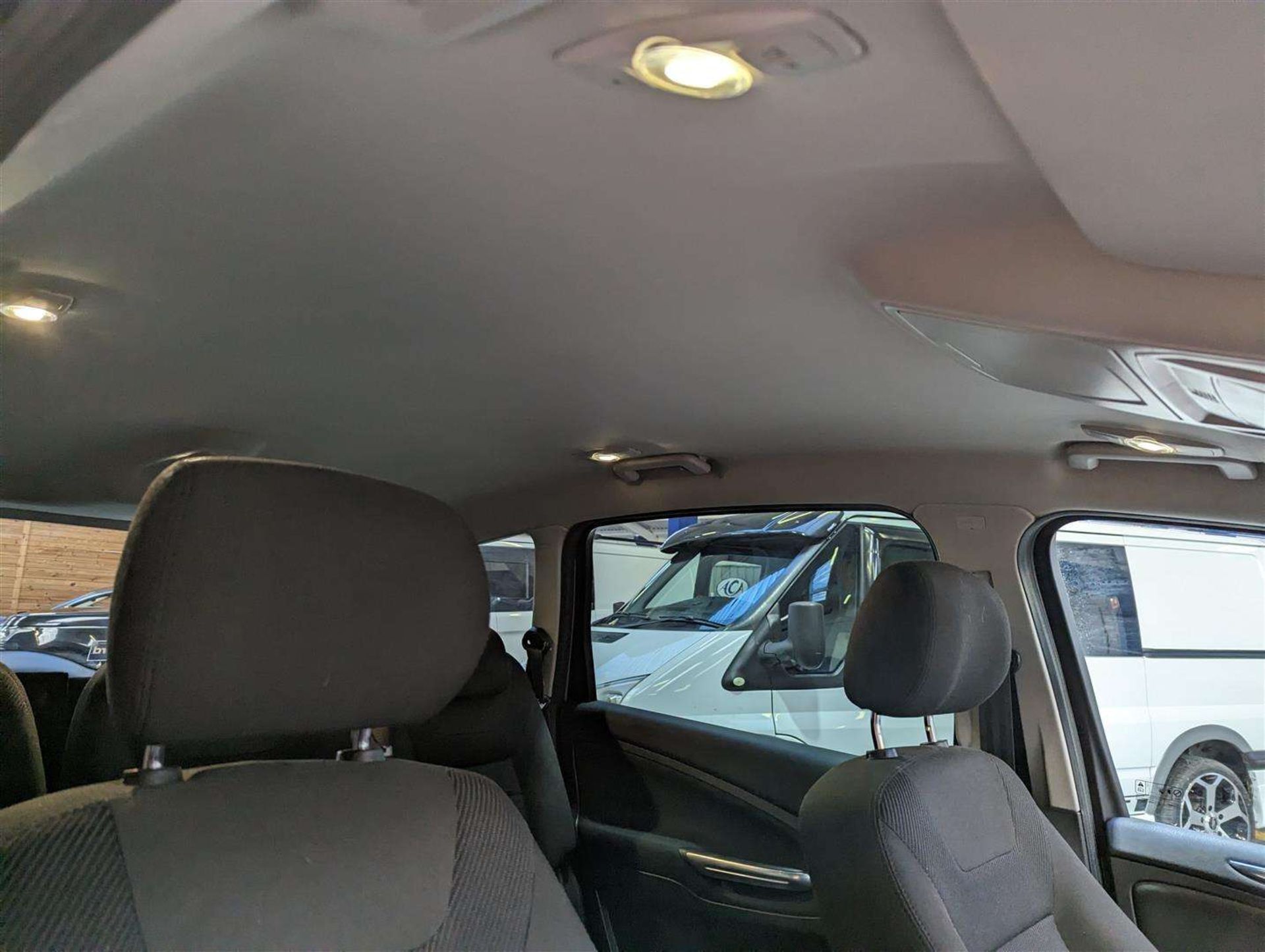 2011 FORD S-MAX TITANIUM TDCI 138 AUTO - Image 16 of 30