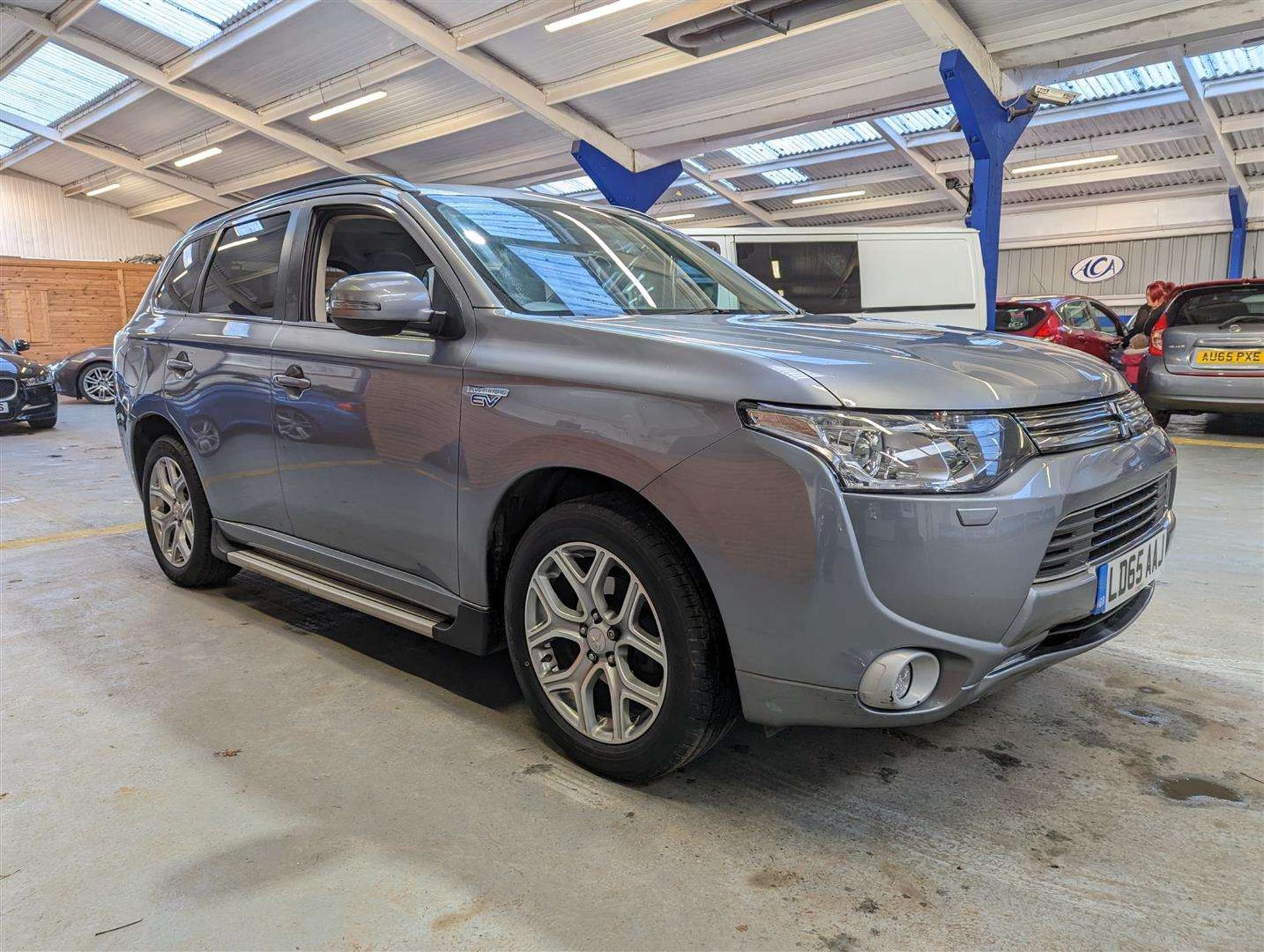 2015 MITSUBISHI OUTLANDER GX 4H PHEV AUTO - Image 10 of 30