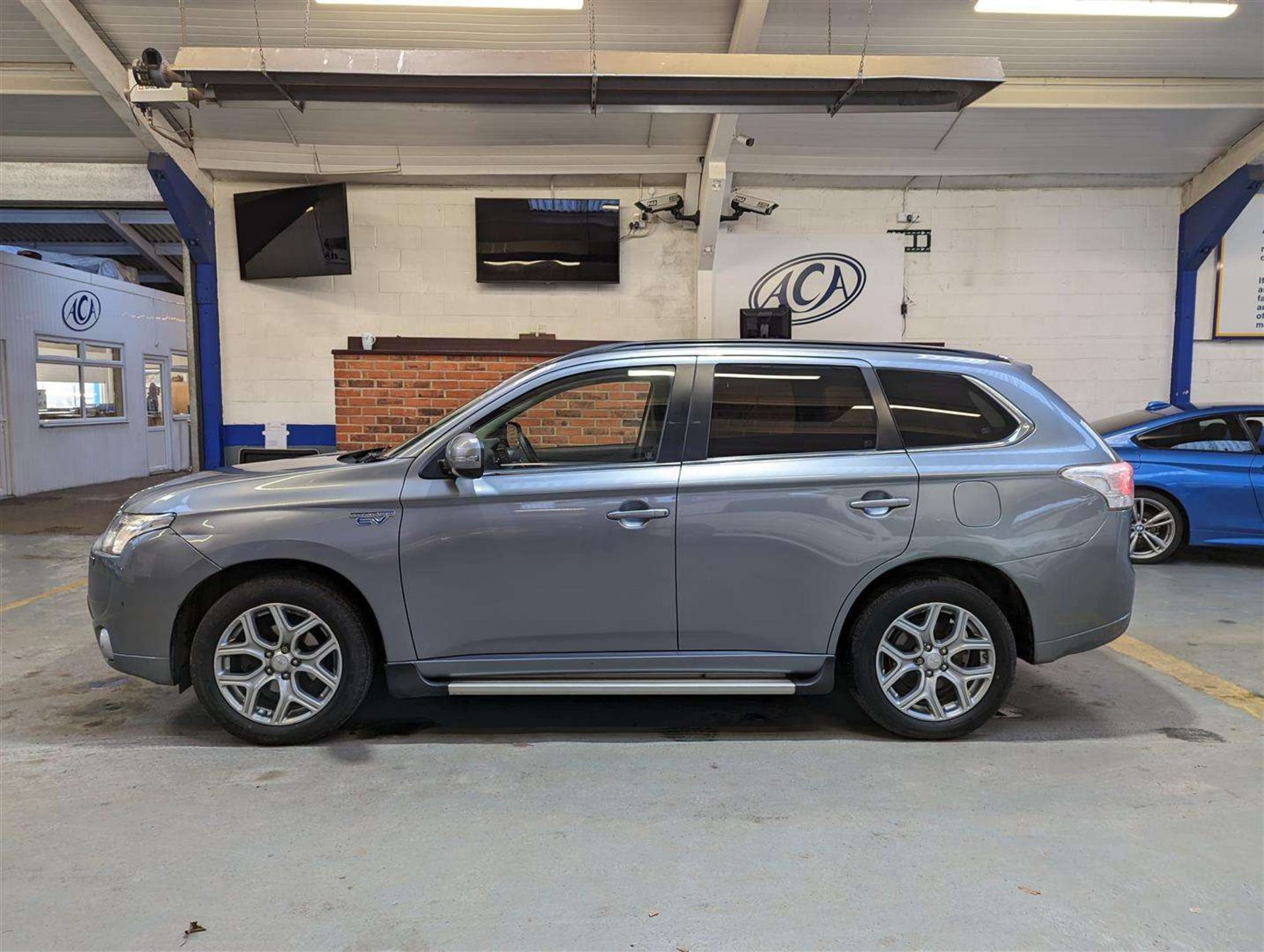 2015 MITSUBISHI OUTLANDER GX 4H PHEV AUTO - Image 2 of 30