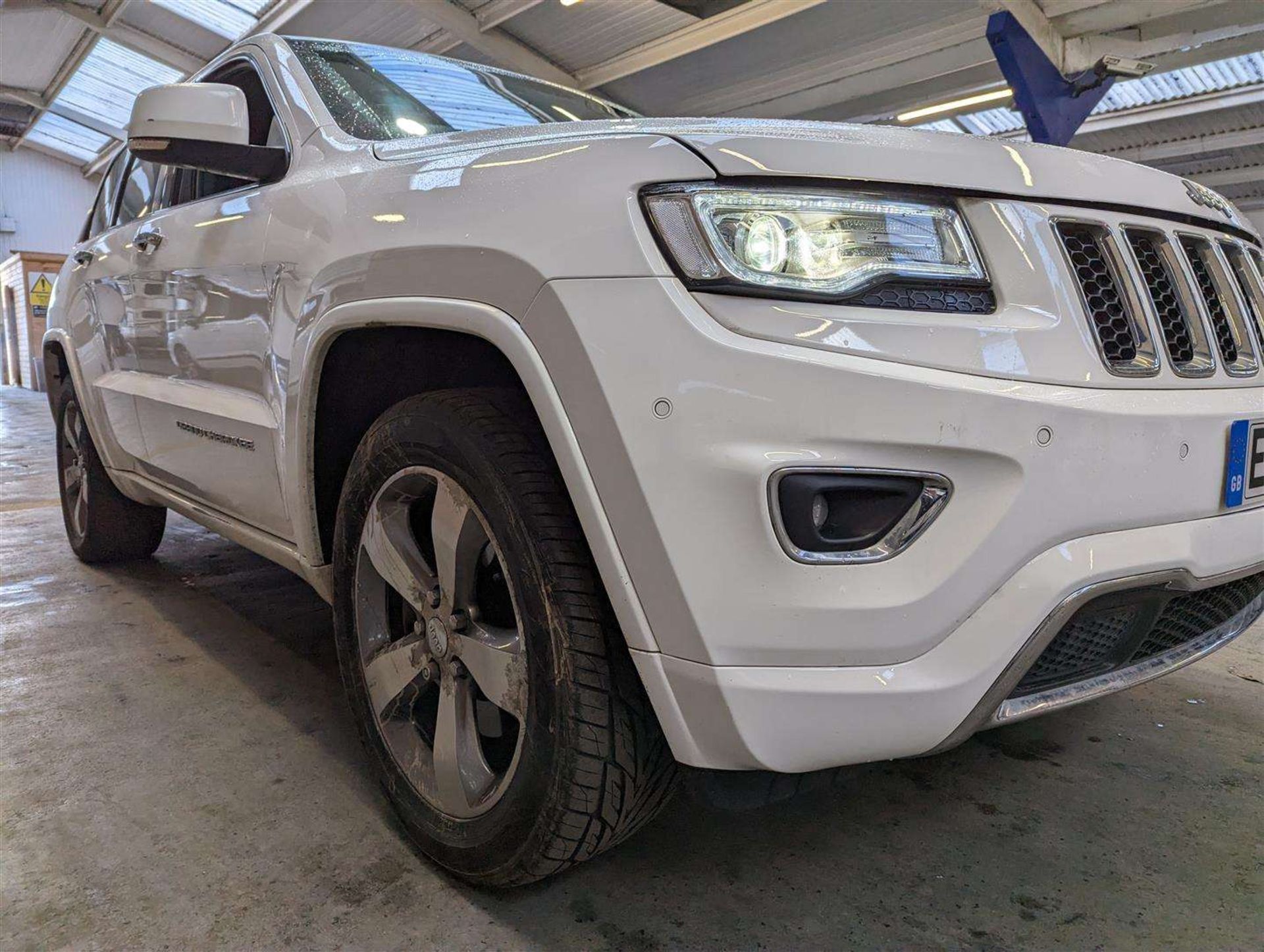 2014 JEEP GRAND CHEROKEE OVERLAND C - Image 9 of 30