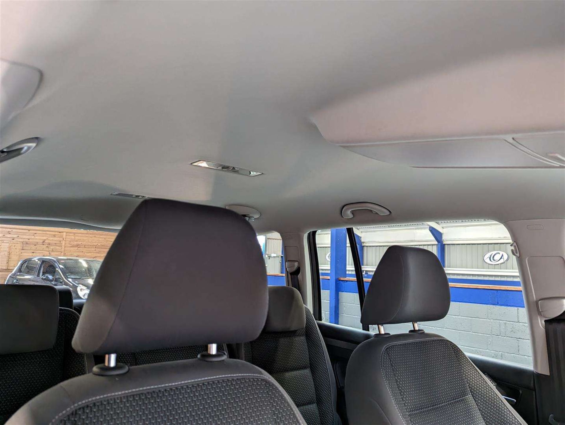 2010 VOLKSWAGEN TOURAN SE TDI - Image 16 of 27