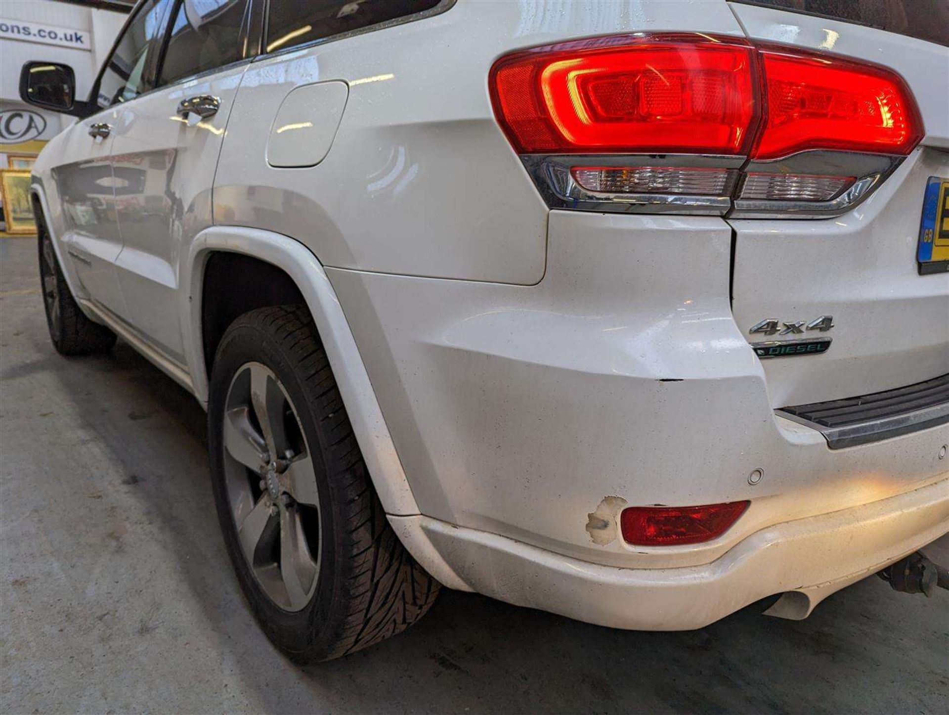 2014 JEEP GRAND CHEROKEE OVERLAND C - Image 29 of 30