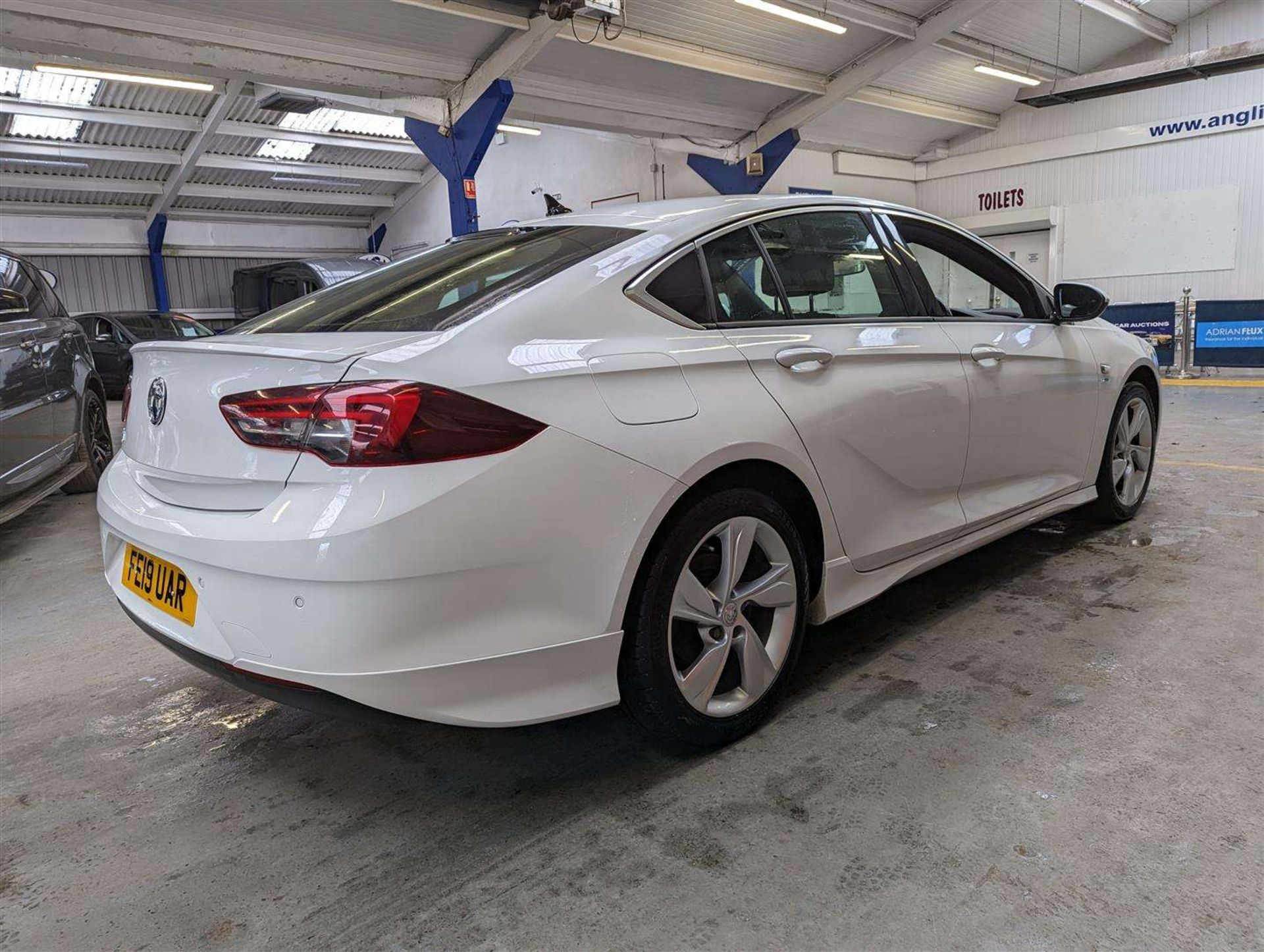 2019 VAUXHALL INSIGNIA SRI VX-LINE NAV - Image 8 of 26