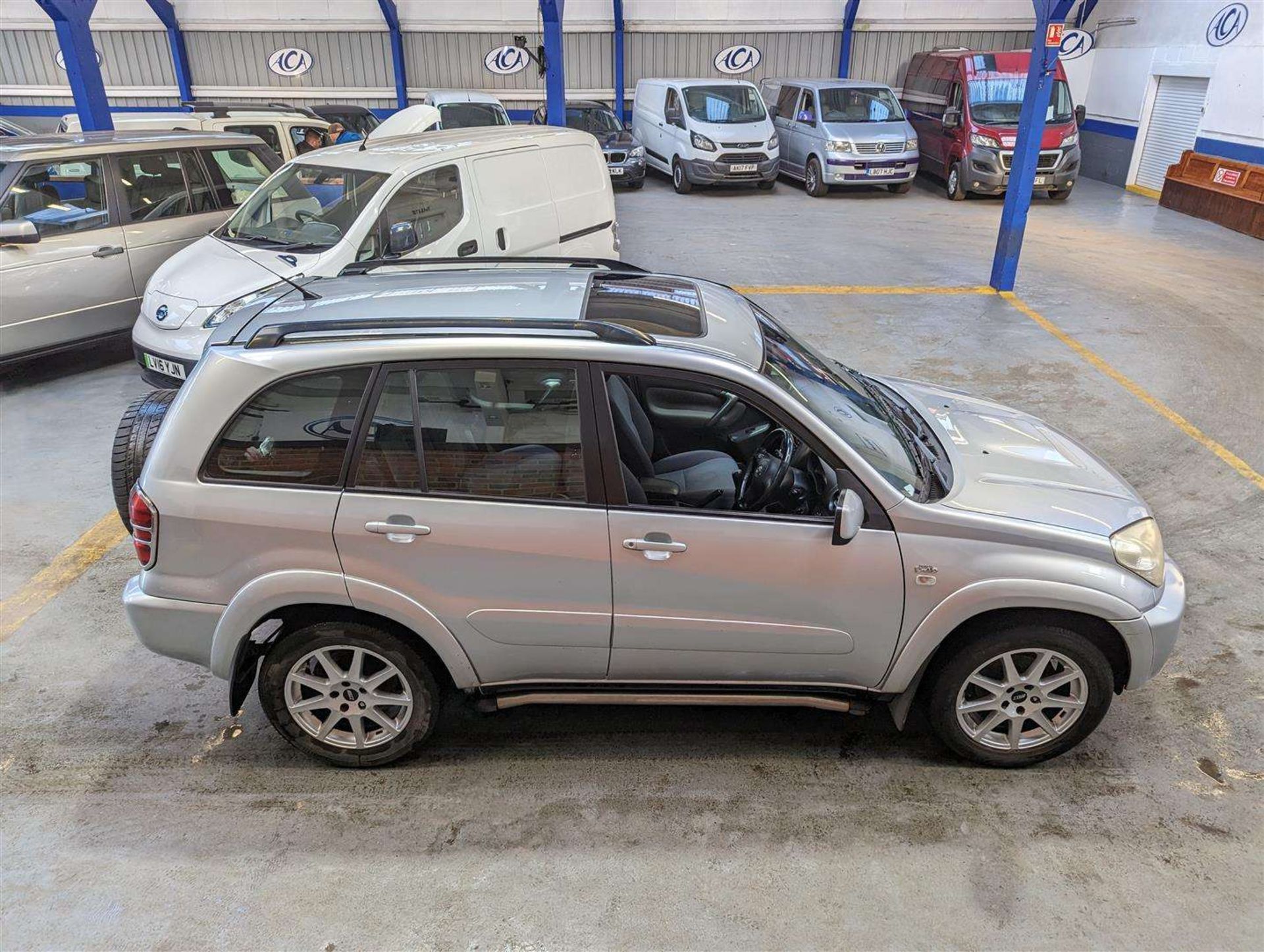 2005 TOYOTA RAV4 GRANITE D-4D - Image 12 of 30