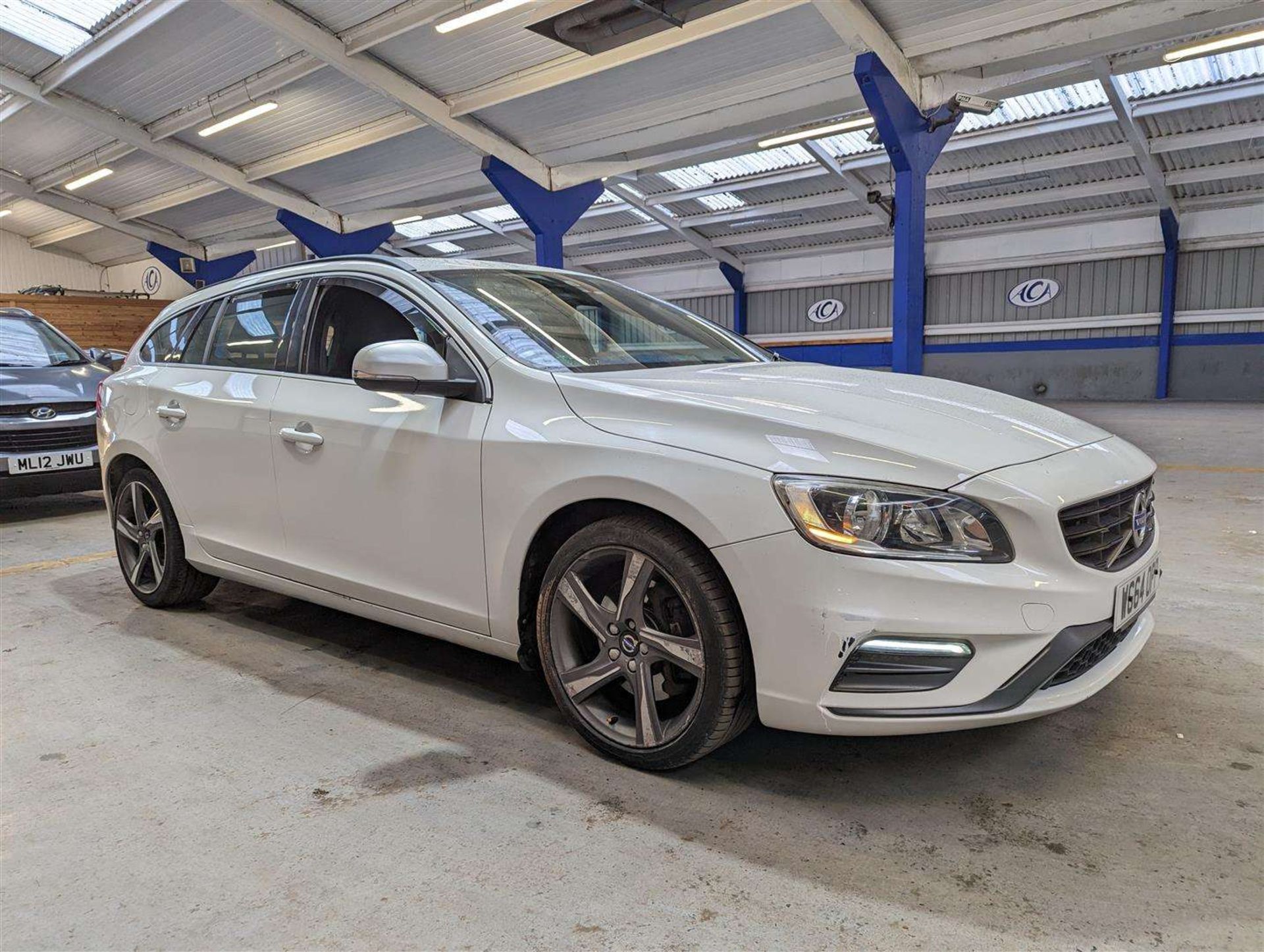 2014 VOLVO V60 R-DESIGN NAV D5 AUTO - Image 10 of 27