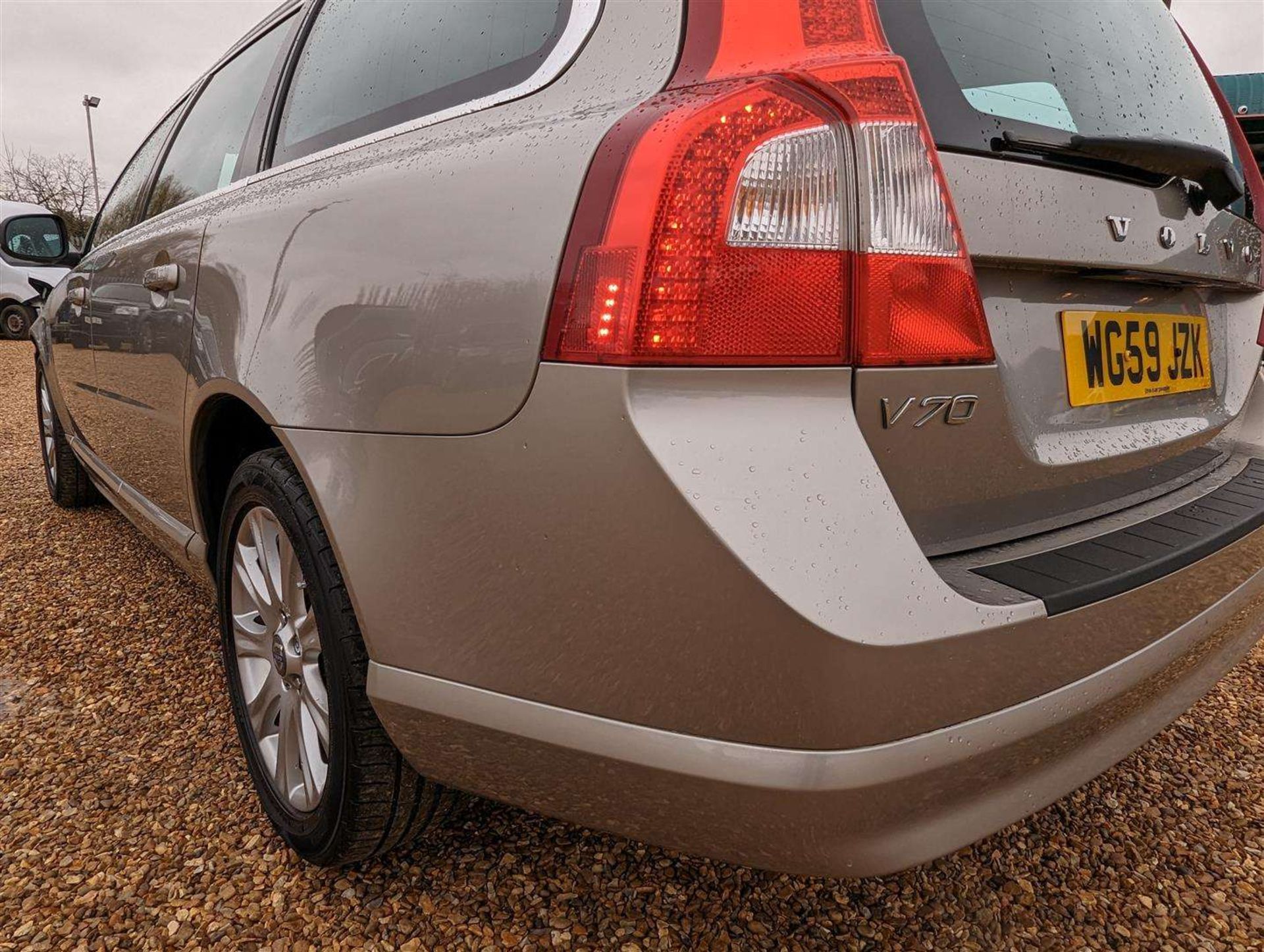 2009 VOLVO V70 SE D - Image 8 of 22