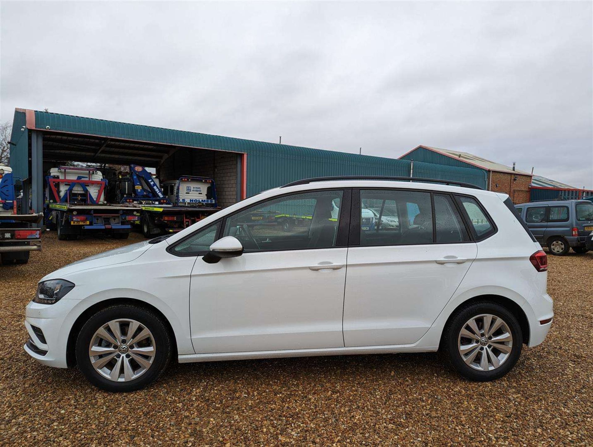 2018 VOLKSWAGEN GOLF SV SE NAV TSI BLUEMOTION&nbsp; - Image 2 of 22