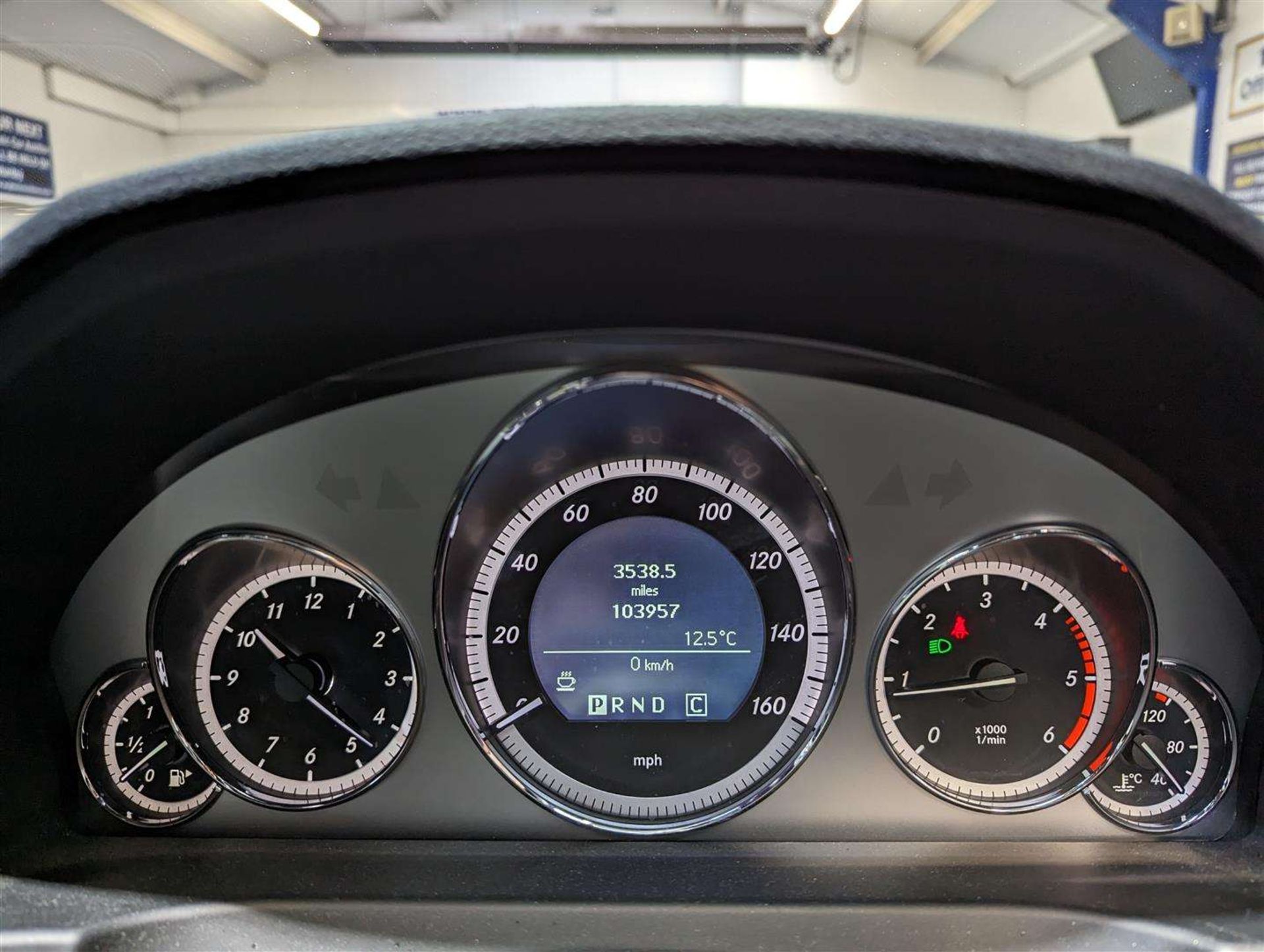 2009 MERCEDES-BENZ E250 BLUEF-CY SPORT CDI AUTO - Image 26 of 27