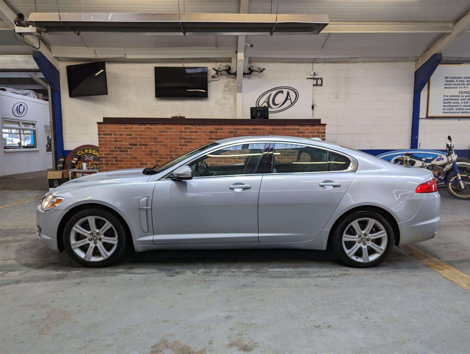 2010 JAGUAR XF LUXURY V6 AUTO - Image 2 of 26