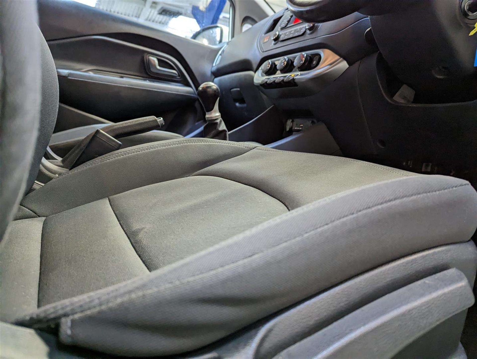 2015 KIA RIO VR7 - Image 14 of 27