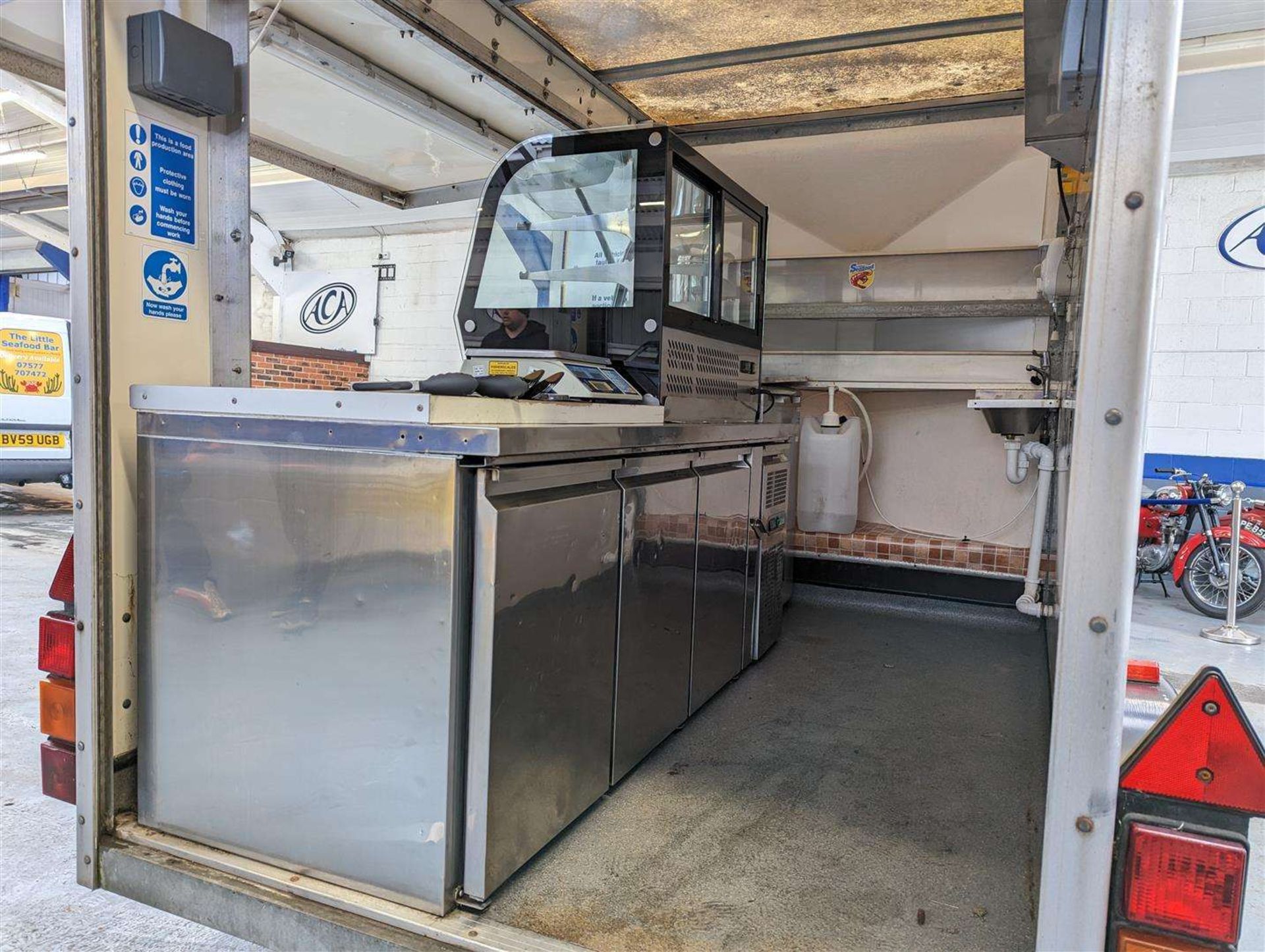 BLUE LINE CATERING TRAILER - Image 6 of 22