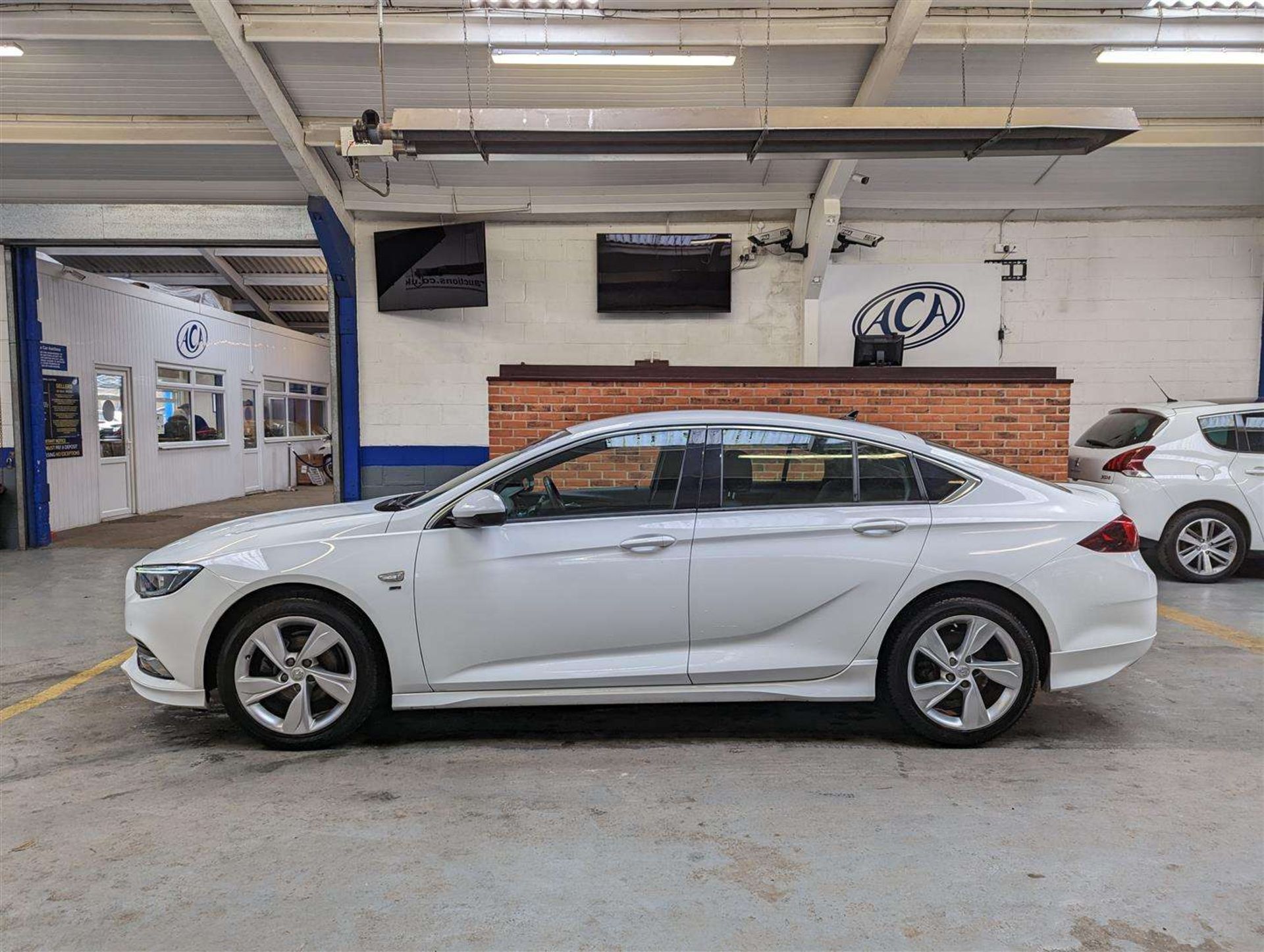 2019 VAUXHALL INSIGNIA SRI VX-LINE NAV - Image 2 of 26