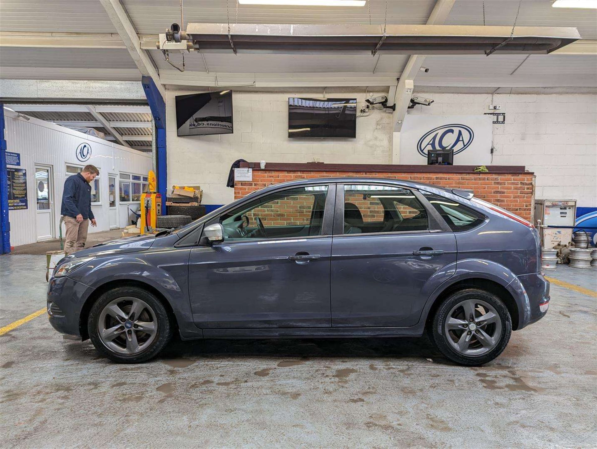 2009 FORD FOCUS ZETEC 100 - Image 2 of 27