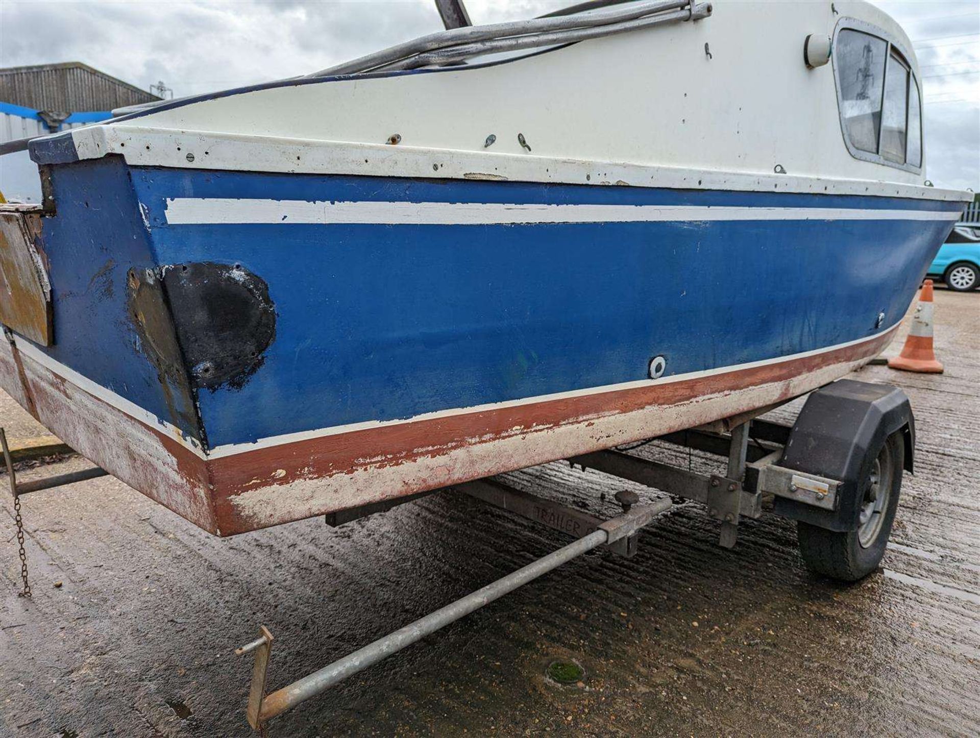 BOAT AND TRAILER - Image 4 of 18