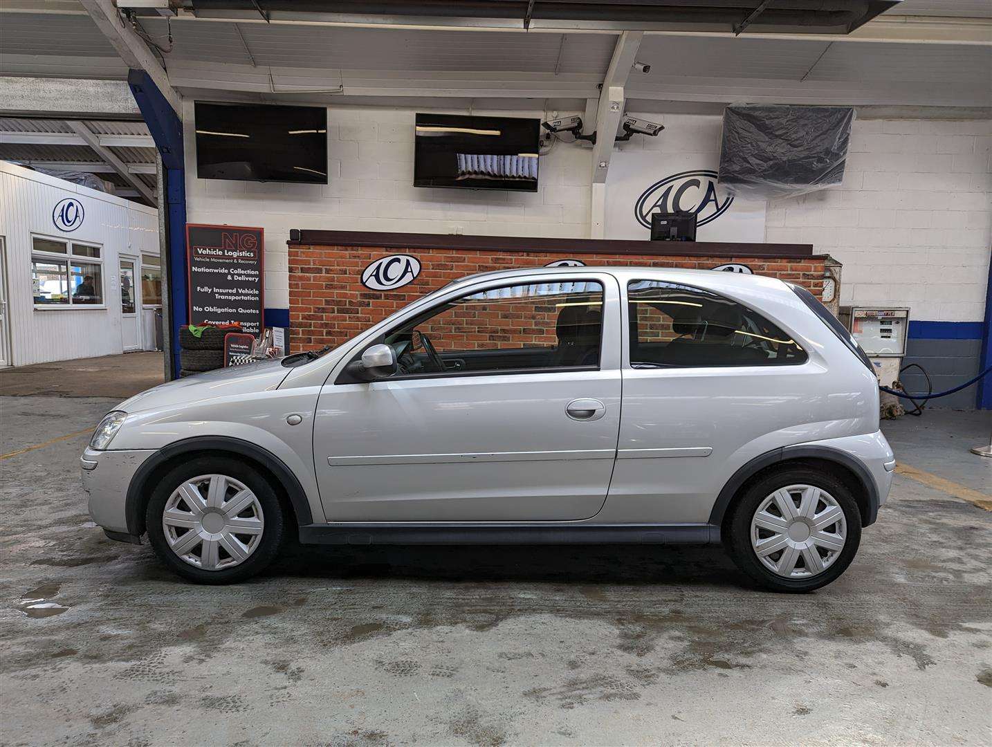 2004 VAUXHALL CORSA DESIGN 16V - Image 2 of 30