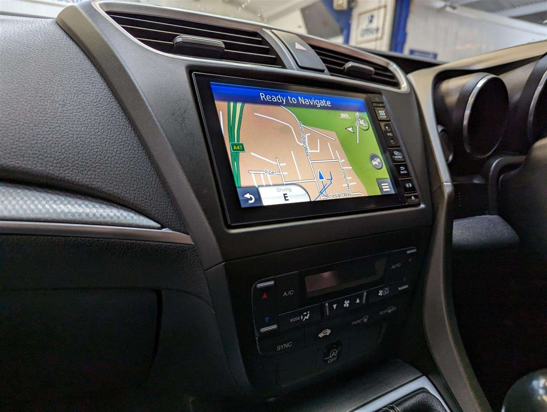 2015 HONDA CIVIC I-DTEC SE PLUS NAVI - Image 21 of 27