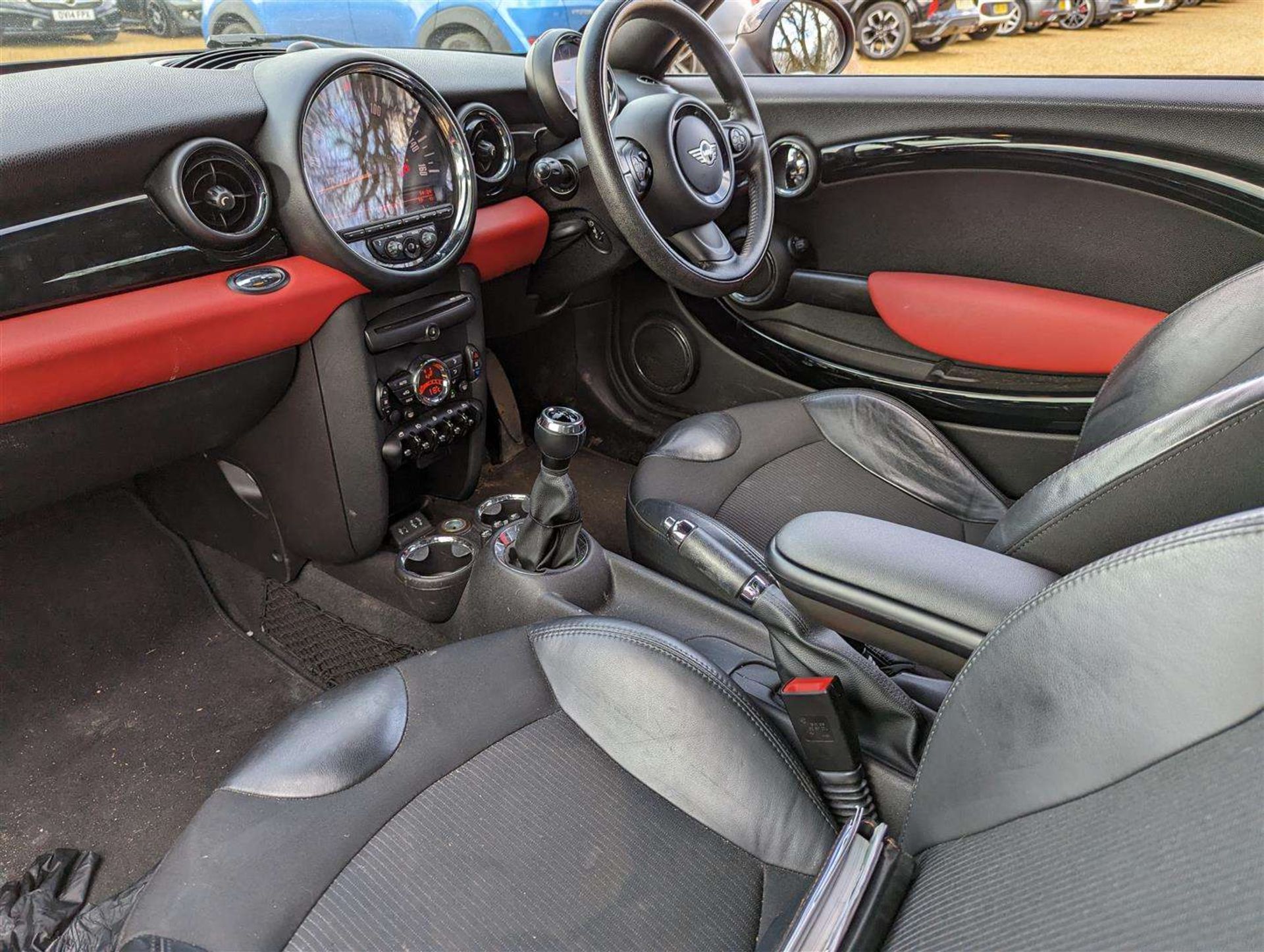 2015 MINI COOPER - Image 17 of 25