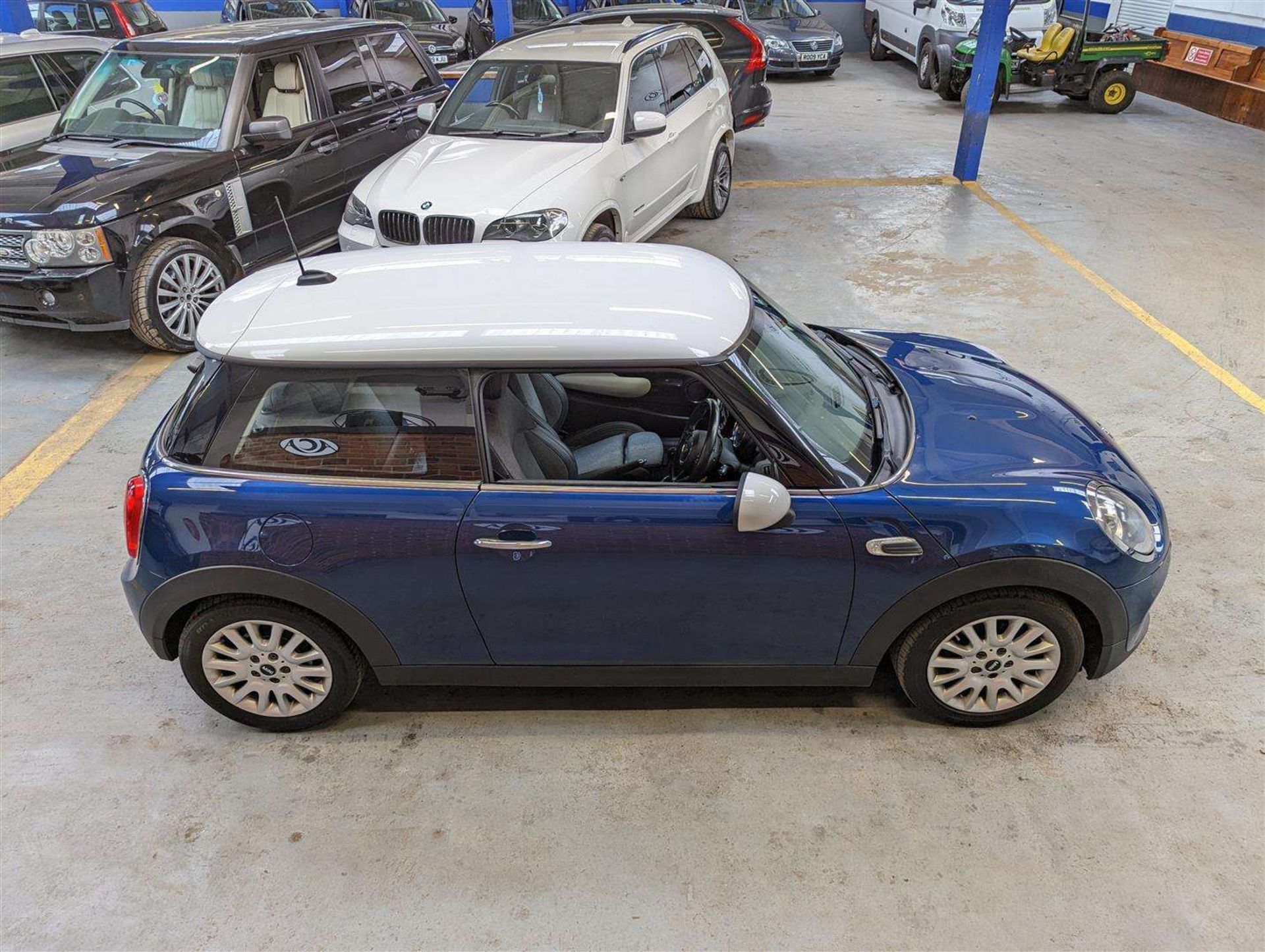 2014 MINI COOPER D - Image 11 of 28