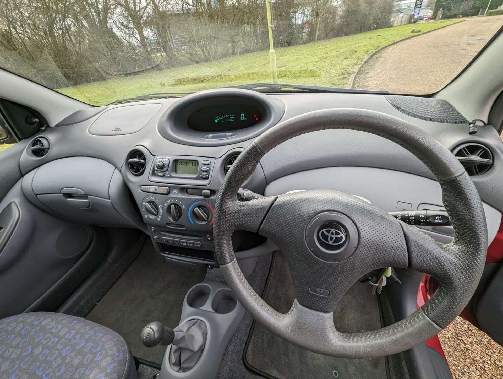 2003 TOYOTA YARIS VVTI COLOUR COLLECT - Image 14 of 30