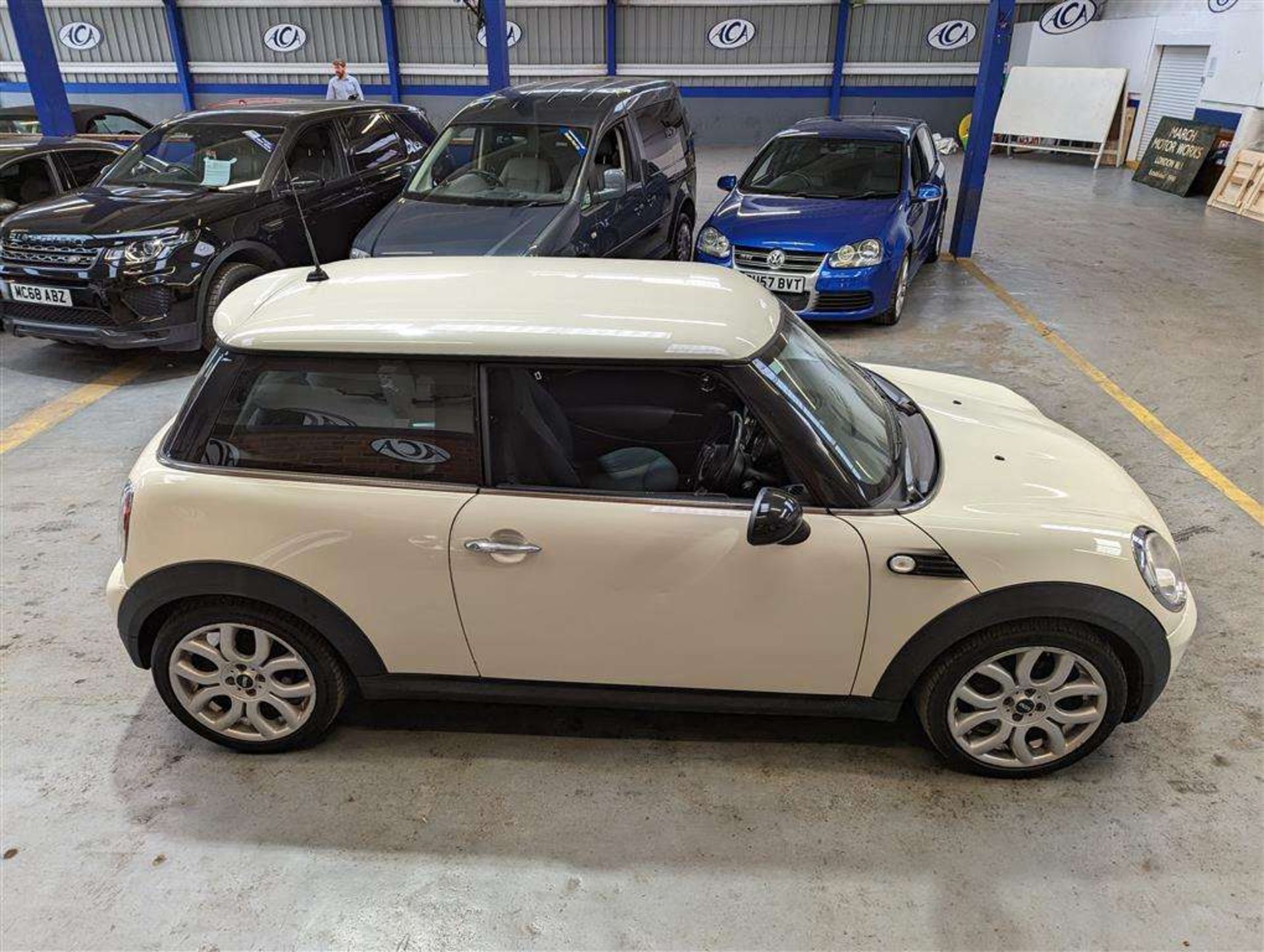 2010 MINI ONE - Image 16 of 20