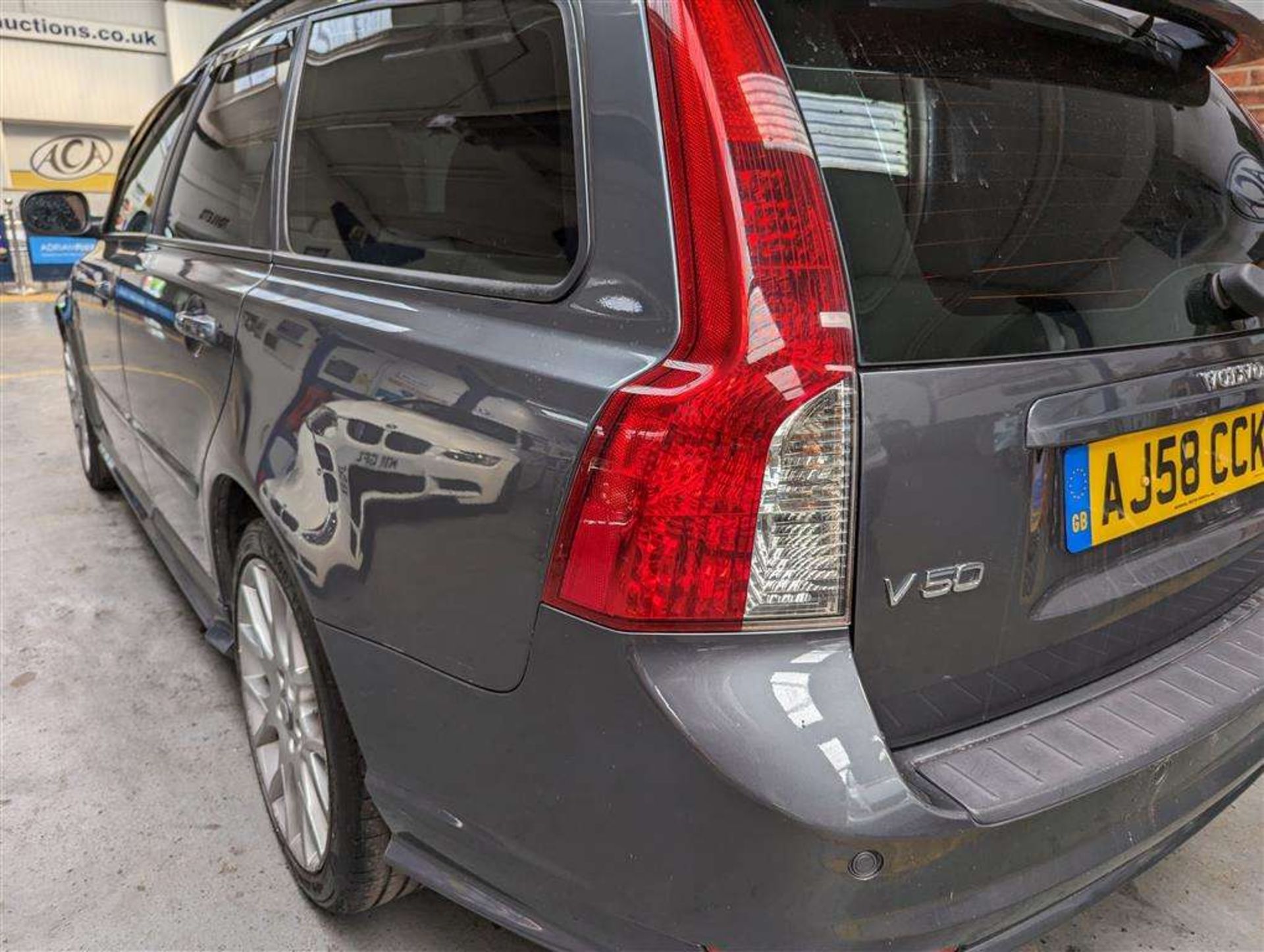 2008 VOLVO V50 SE SPORT D5 - Image 6 of 22