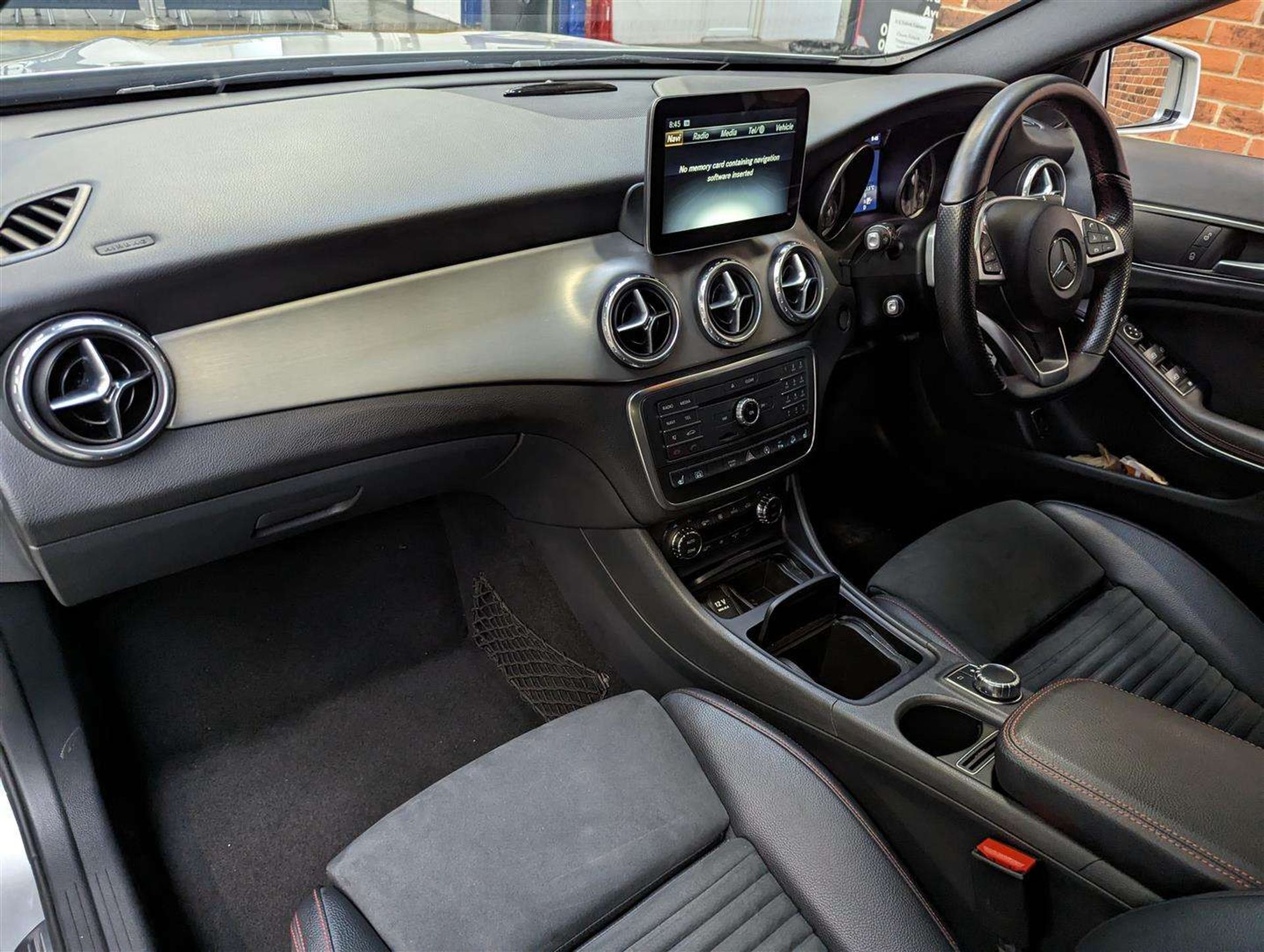 2017 MERCEDES-BENZ GLA 250 4MATIC AMG LINE P - Image 19 of 25