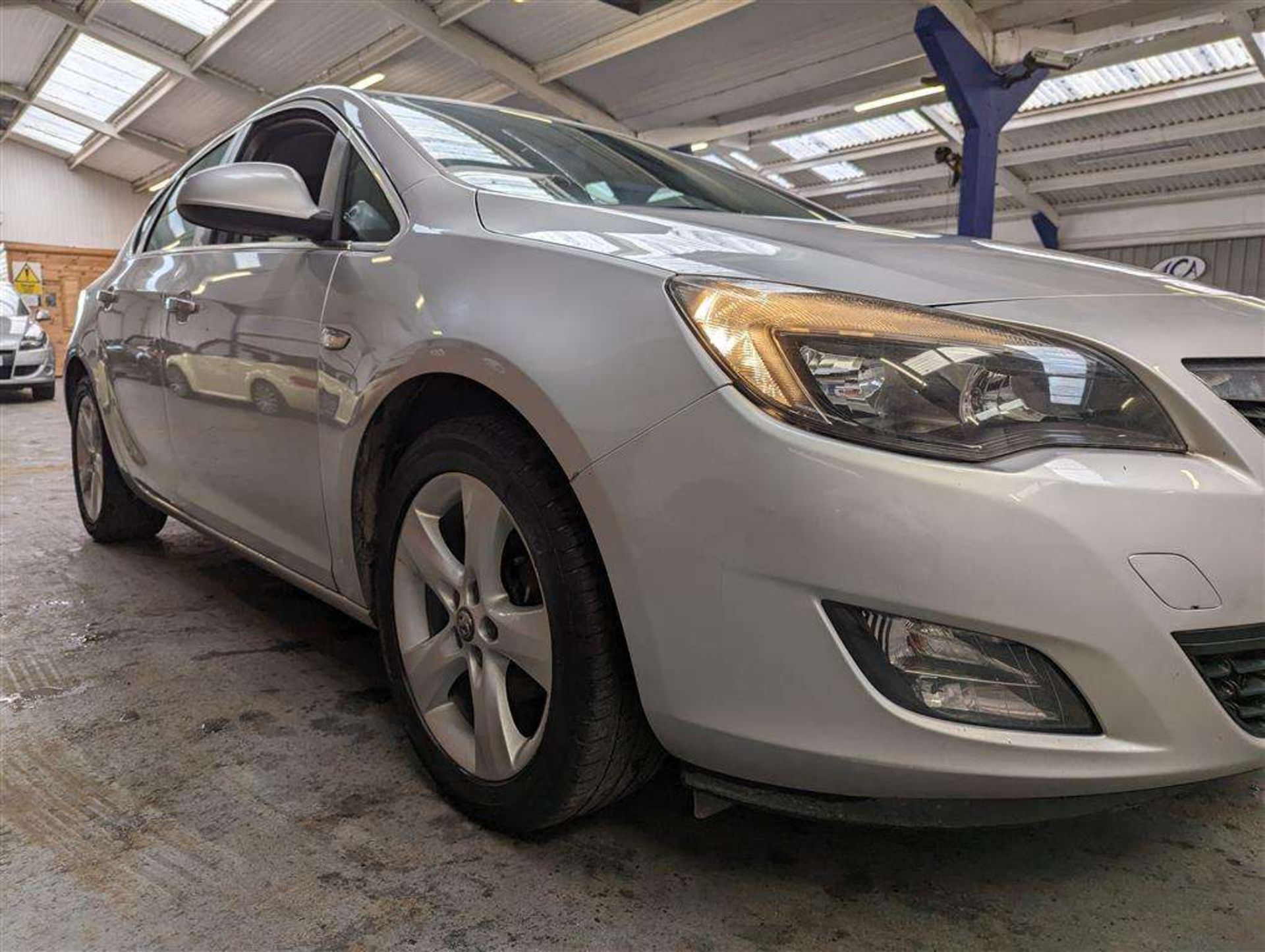 2011 VAUXHALL ASTRA SRI - Image 11 of 21