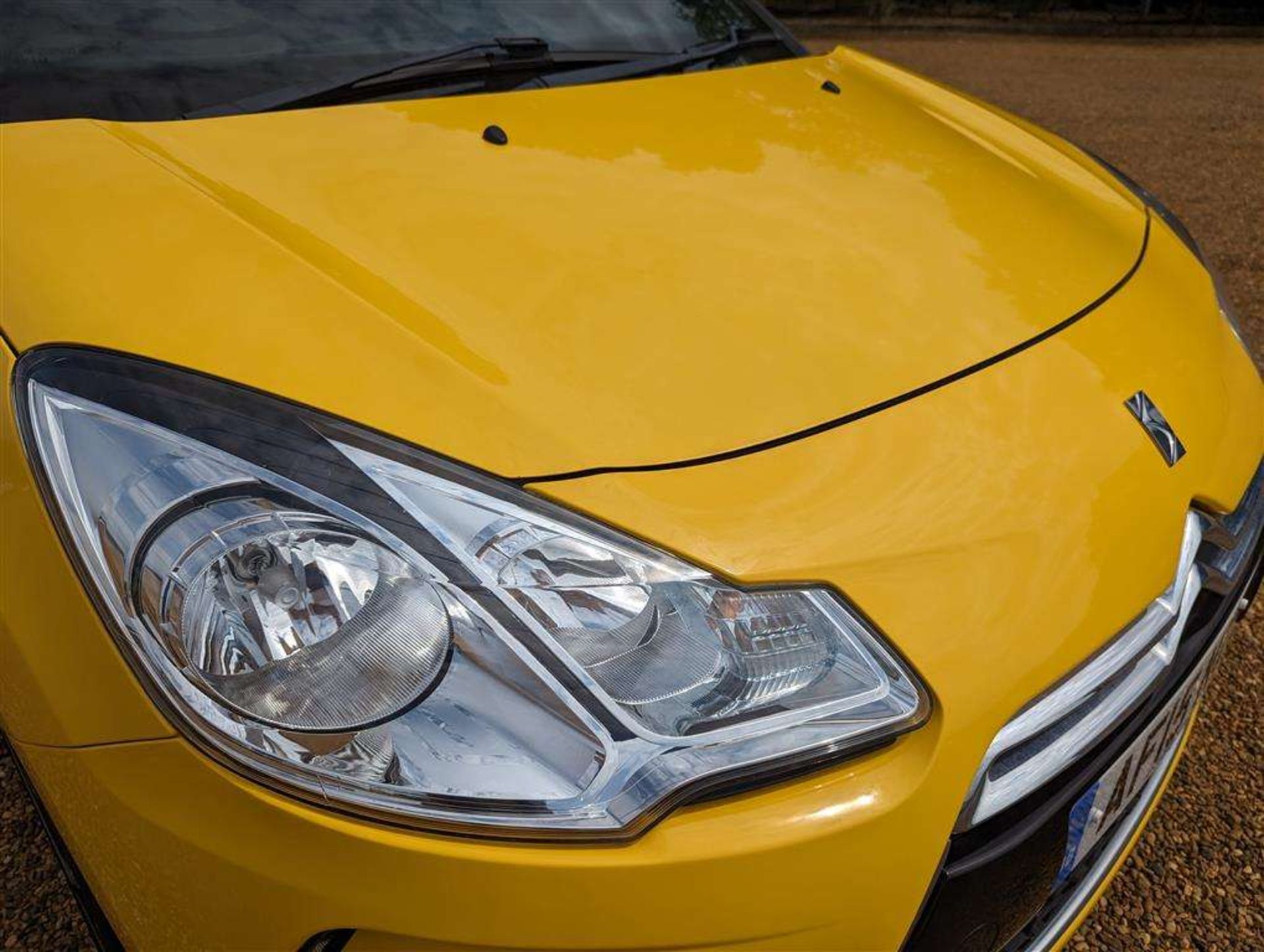 2015 CITROEN DS3 DSTYLE + E-HDI - Image 10 of 23