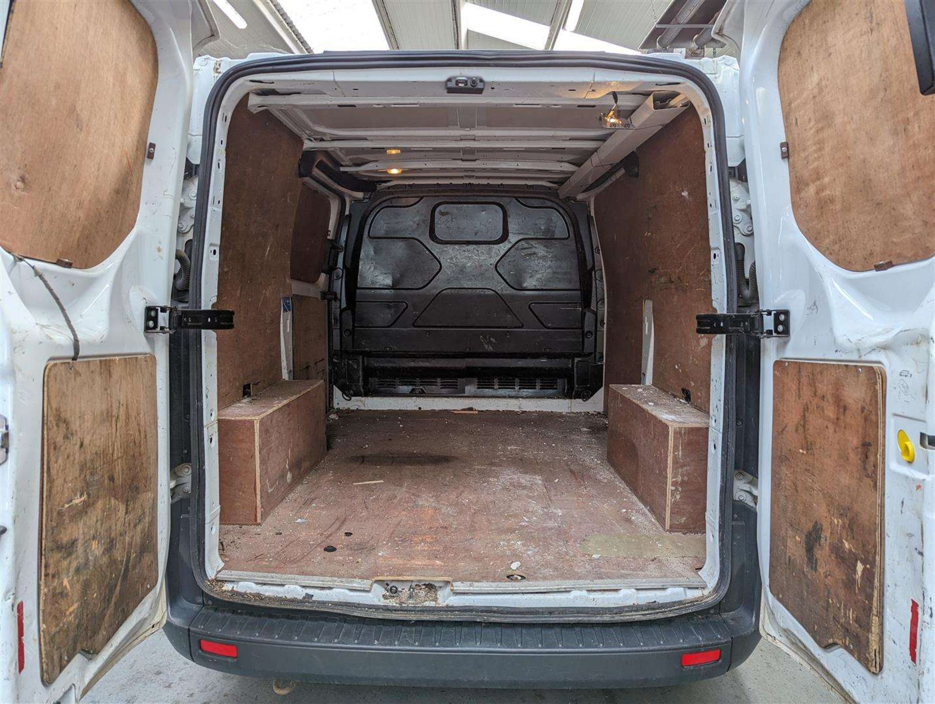 2017 FORD TRANSIT CUSTOM 290 - Image 6 of 30