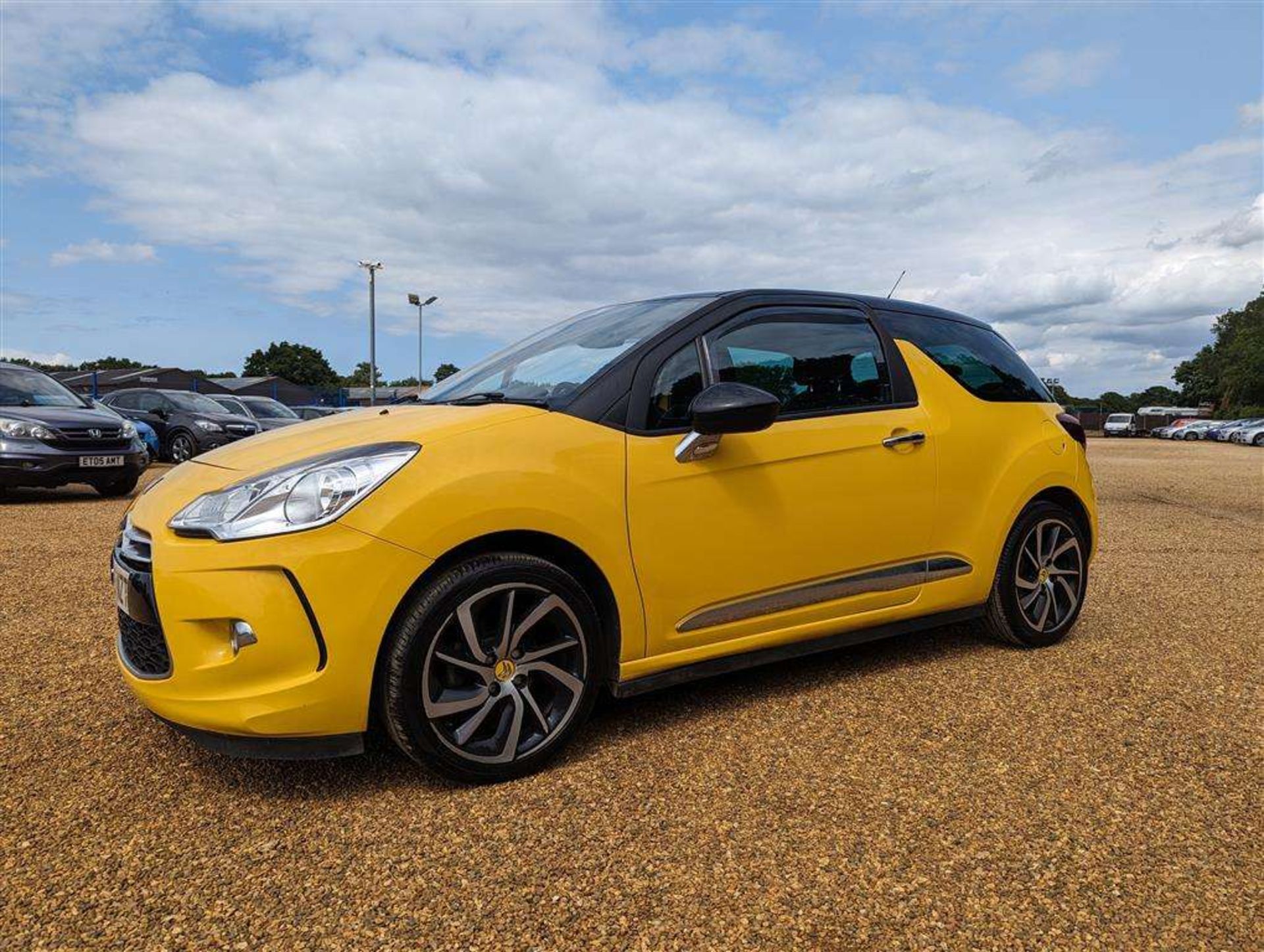 2015 CITROEN DS3 DSTYLE + E-HDI