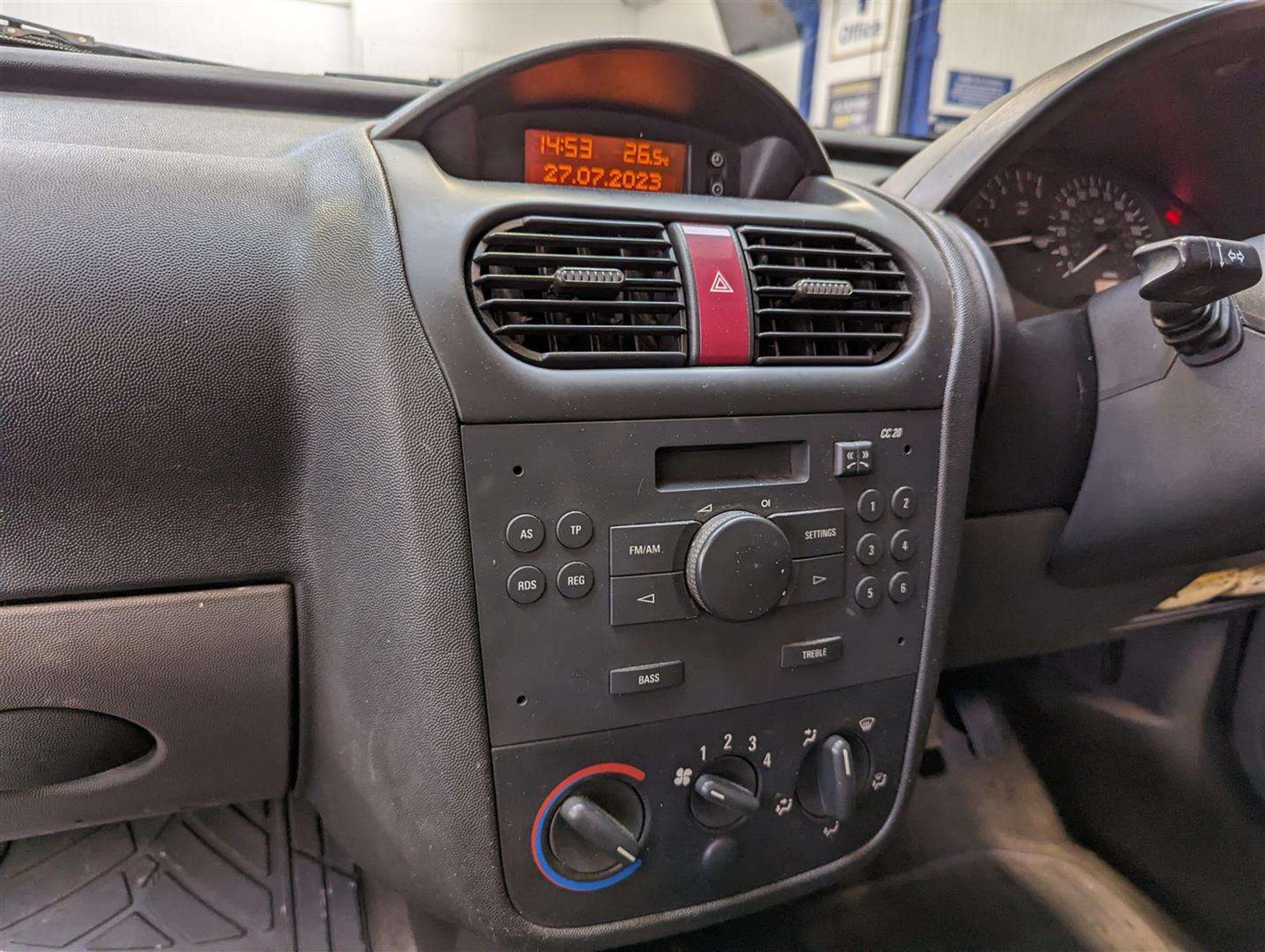 2005 VAUXHALL COMBO 2000 CDTI 16V - Image 21 of 26