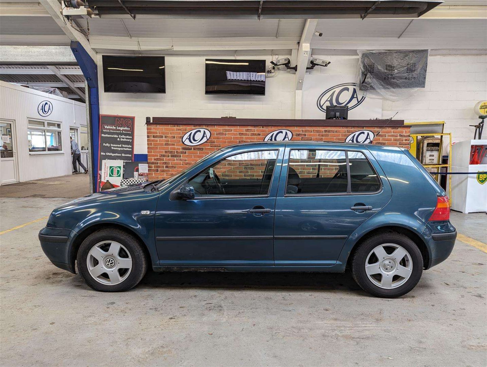 2002 VOLKSWAGEN GOLF TDI SE - Image 2 of 30