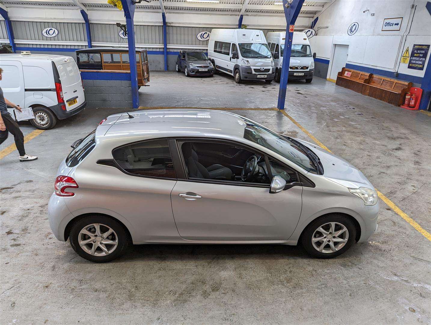 2012 PEUGEOT 208 ACTIVE E-HDI - Image 11 of 24