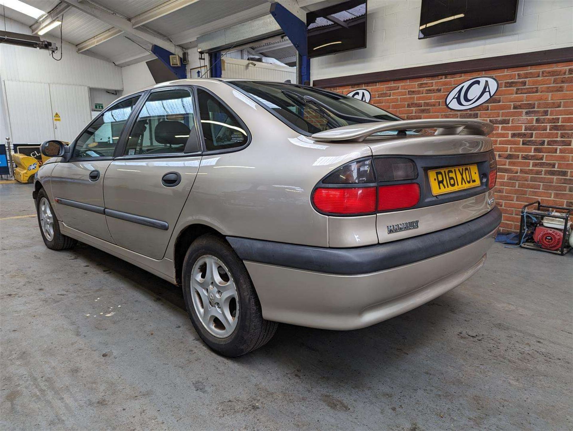 1998 RENAULT LAGUNA EXECUTIVE V6 AUTO - Image 3 of 26