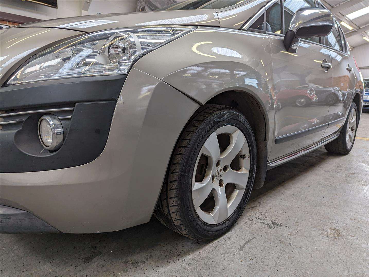 2011 PEUGEOT 3008 EXCLUSIVE E-HDI S-A - Image 10 of 24