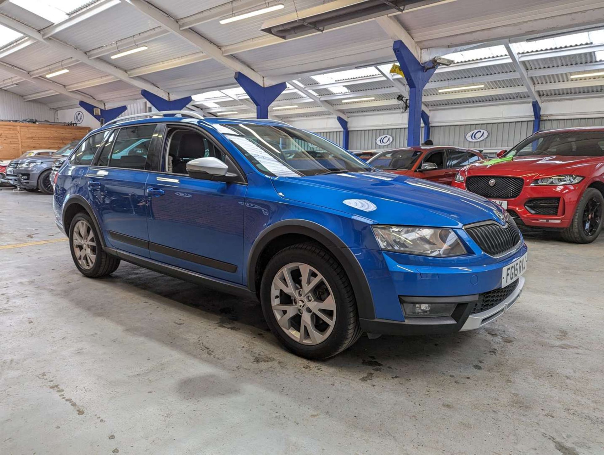 2015 SKODA OCTAVIA SCOUT TDI CR 4X4 - Image 11 of 25