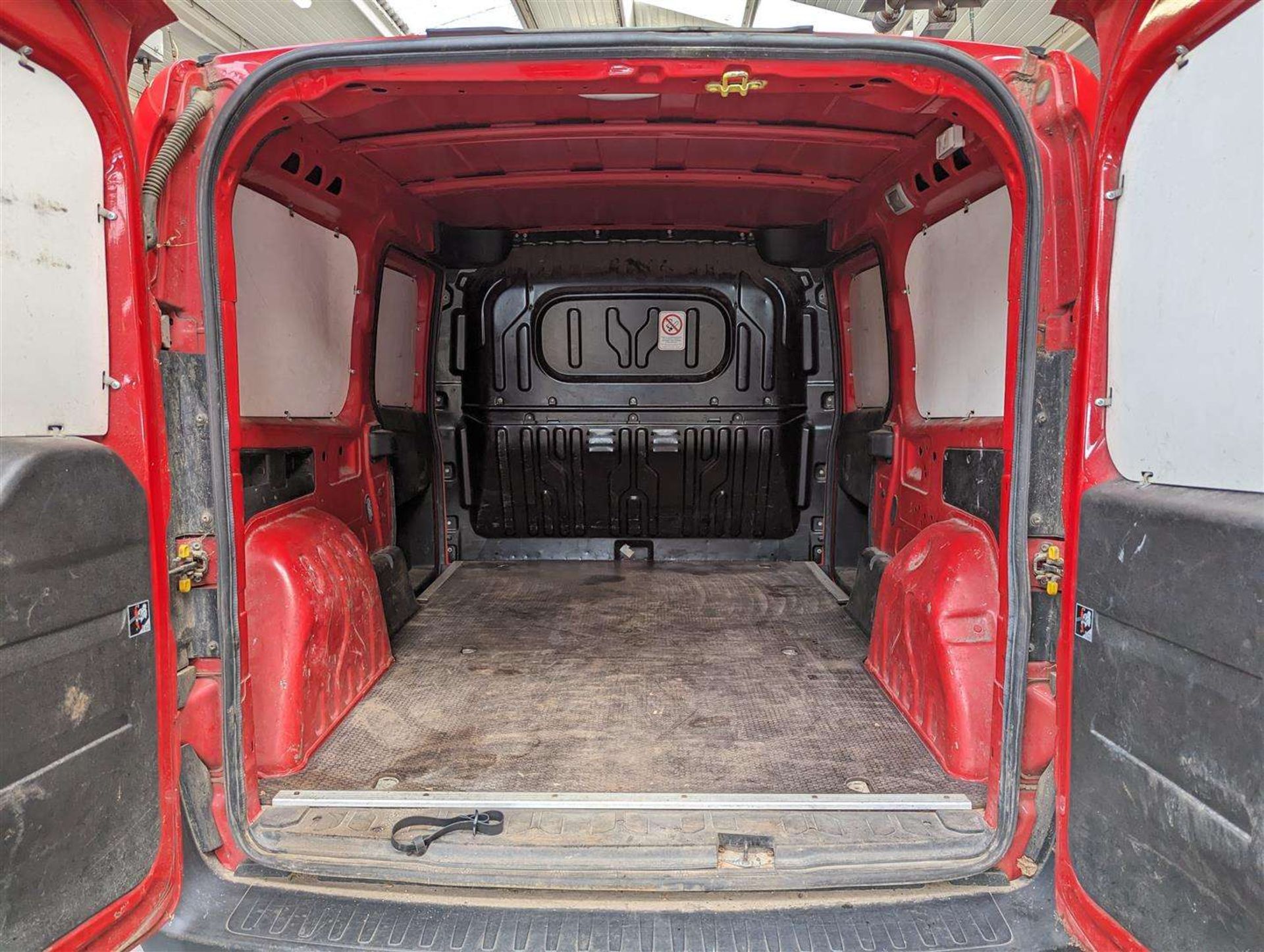 2014 FIAT DOBLO 16V MULTIJET - Image 6 of 30