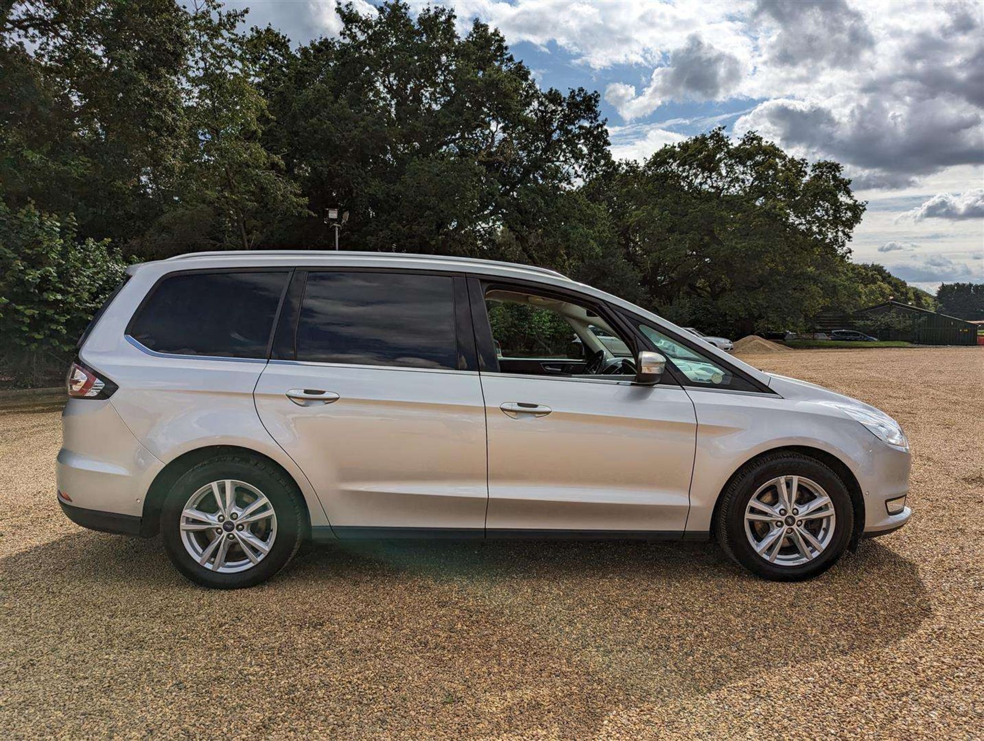 2017 FORD GALAXY TITANIUM TDCI AUTO - Image 15 of 23