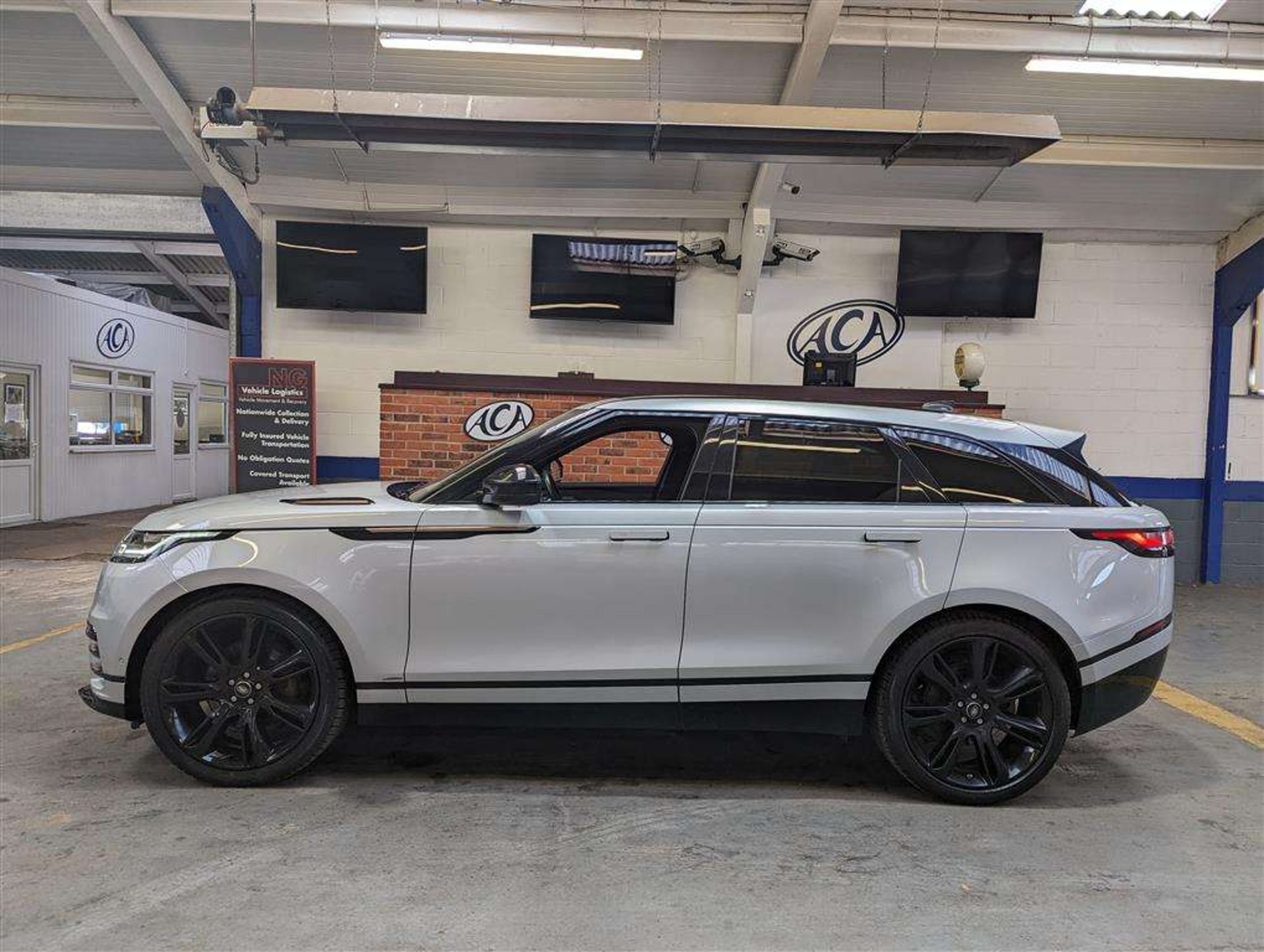 2018 LAND ROVER RANGE ROVER VELAR R-DYN HSE D - Image 2 of 30