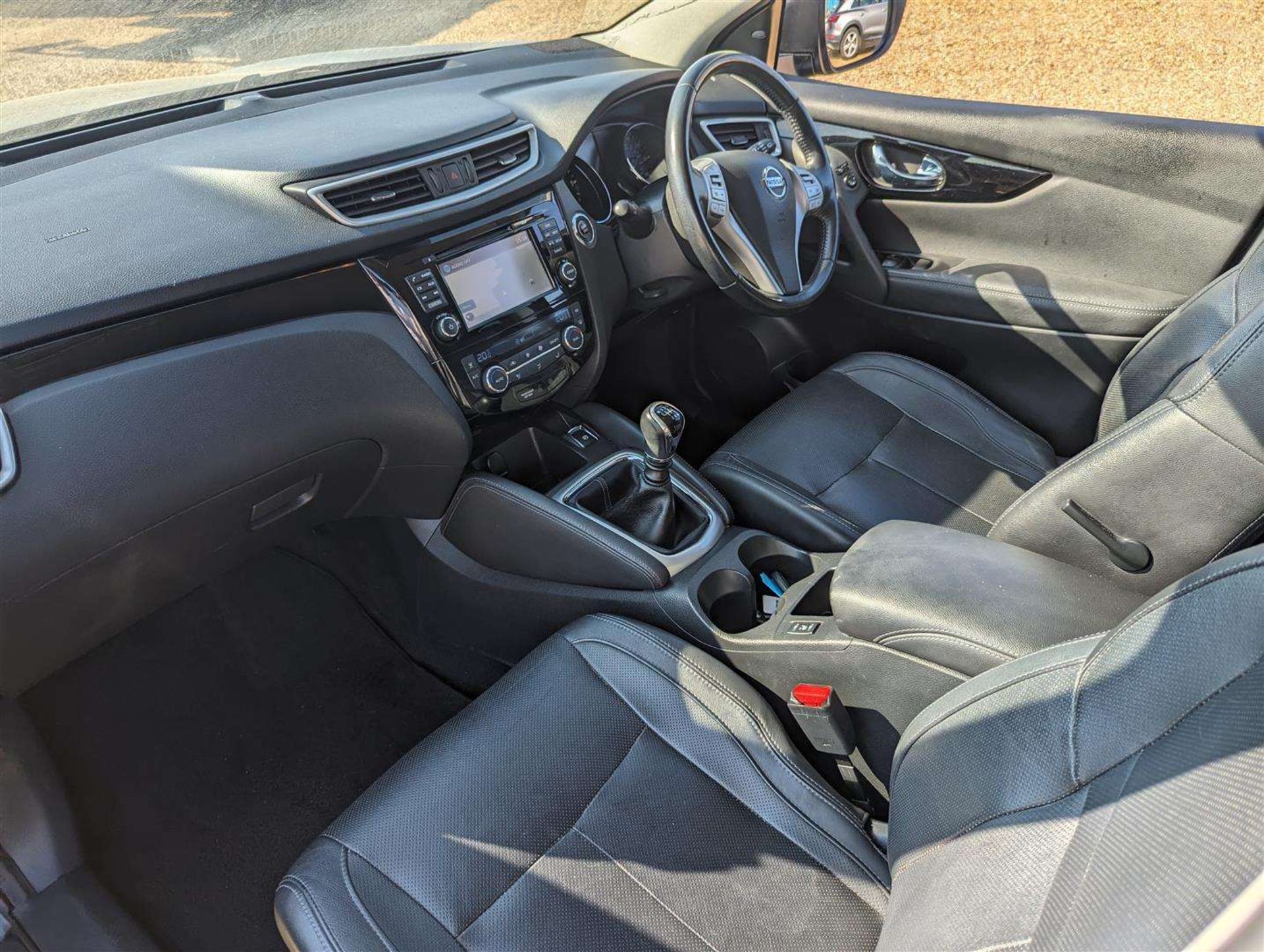 2017 NISSAN QASHQAI TEKNA DCI - Image 8 of 23